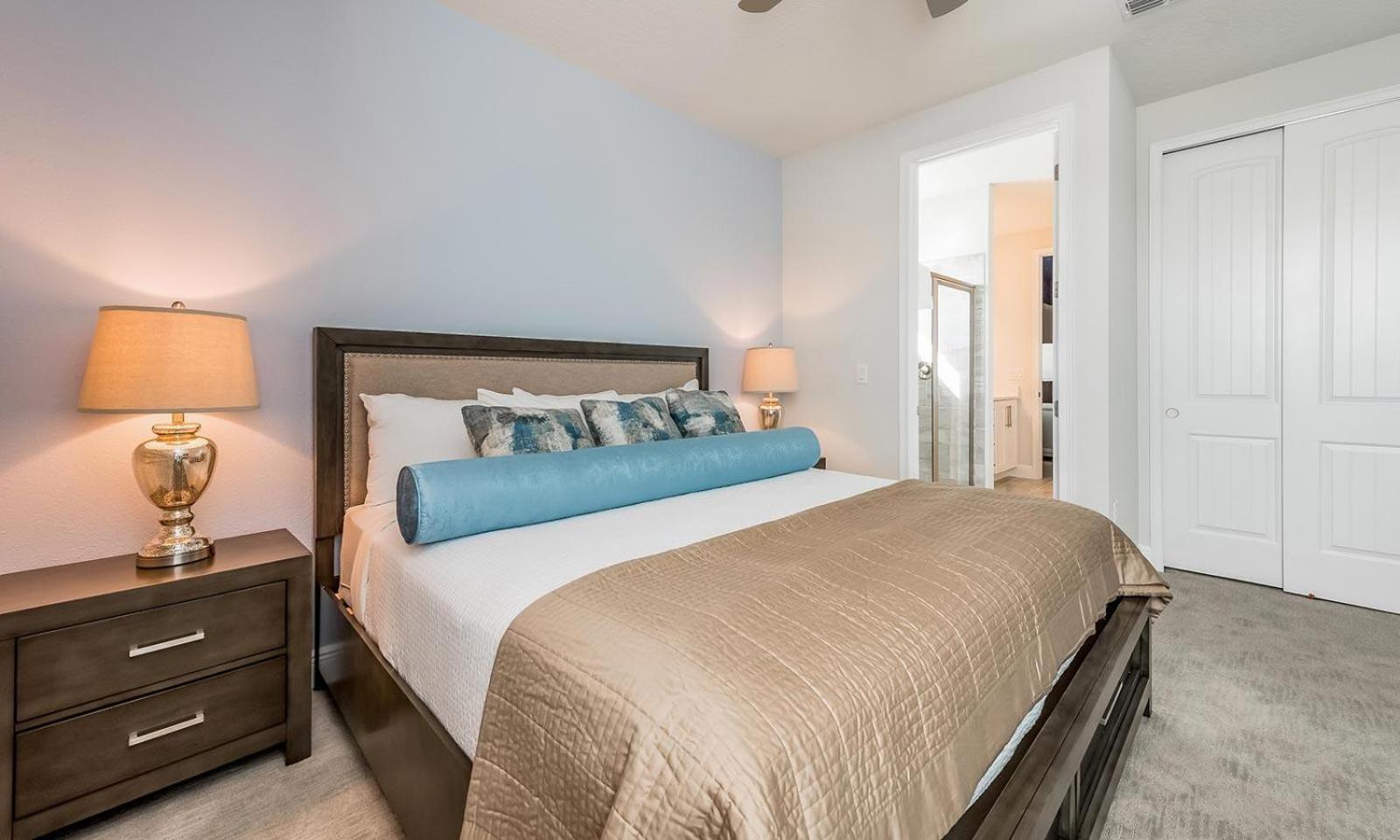 Contemporary 8 Bdrm With Putting At Encore *