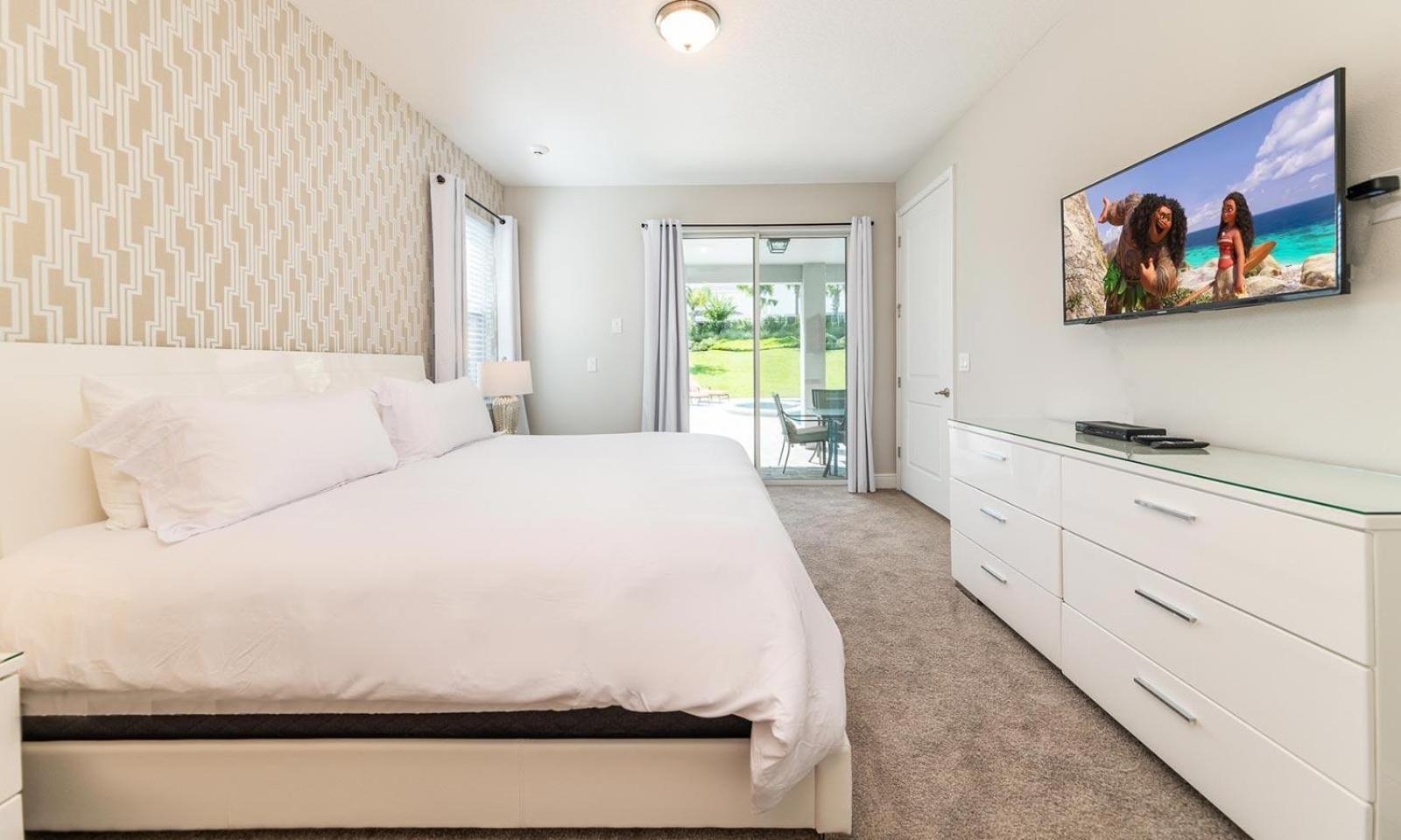 Serene 8 Bdrm With Large Patio In Encore *