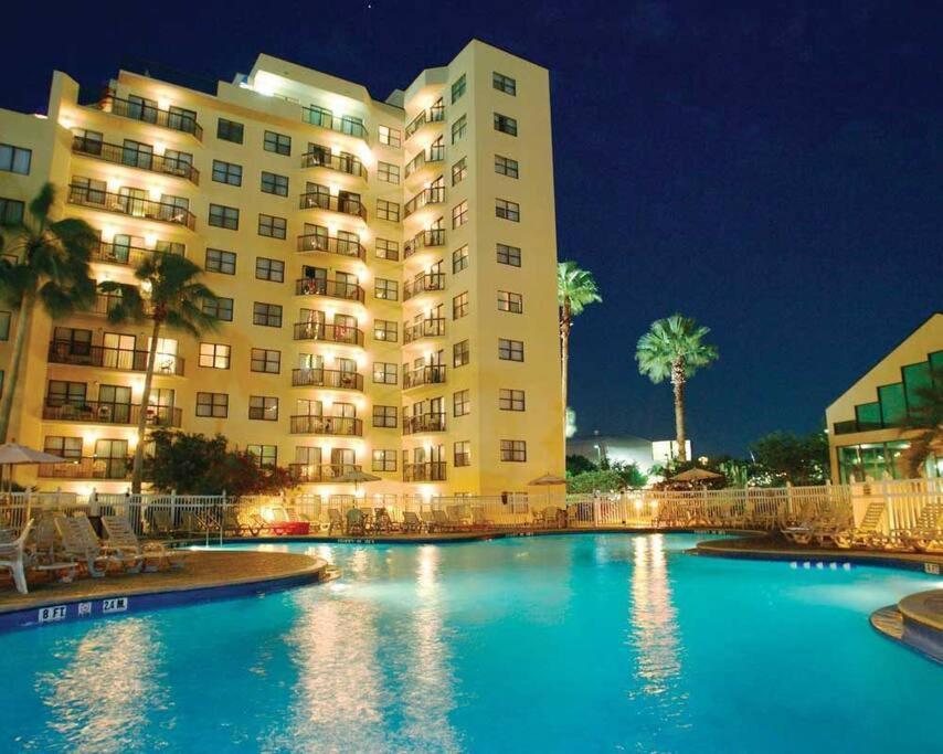 29-universal, International Dr,convention Center *