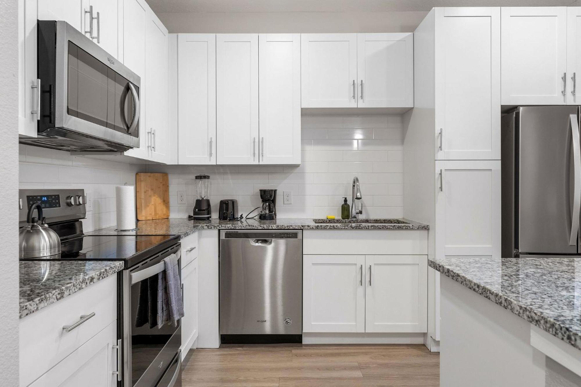 Apartment Private Full Close To Universal King Suite, Pool Orlando