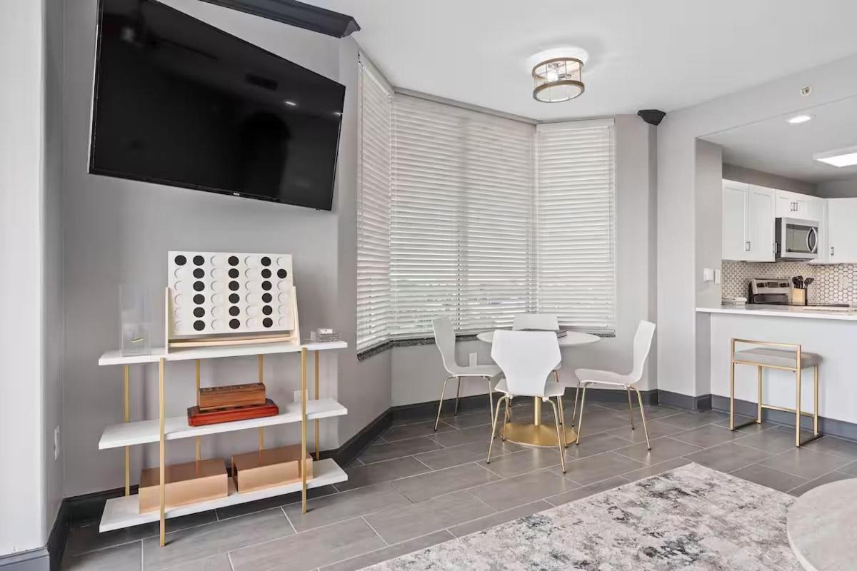 2br Lakeview Mins From *