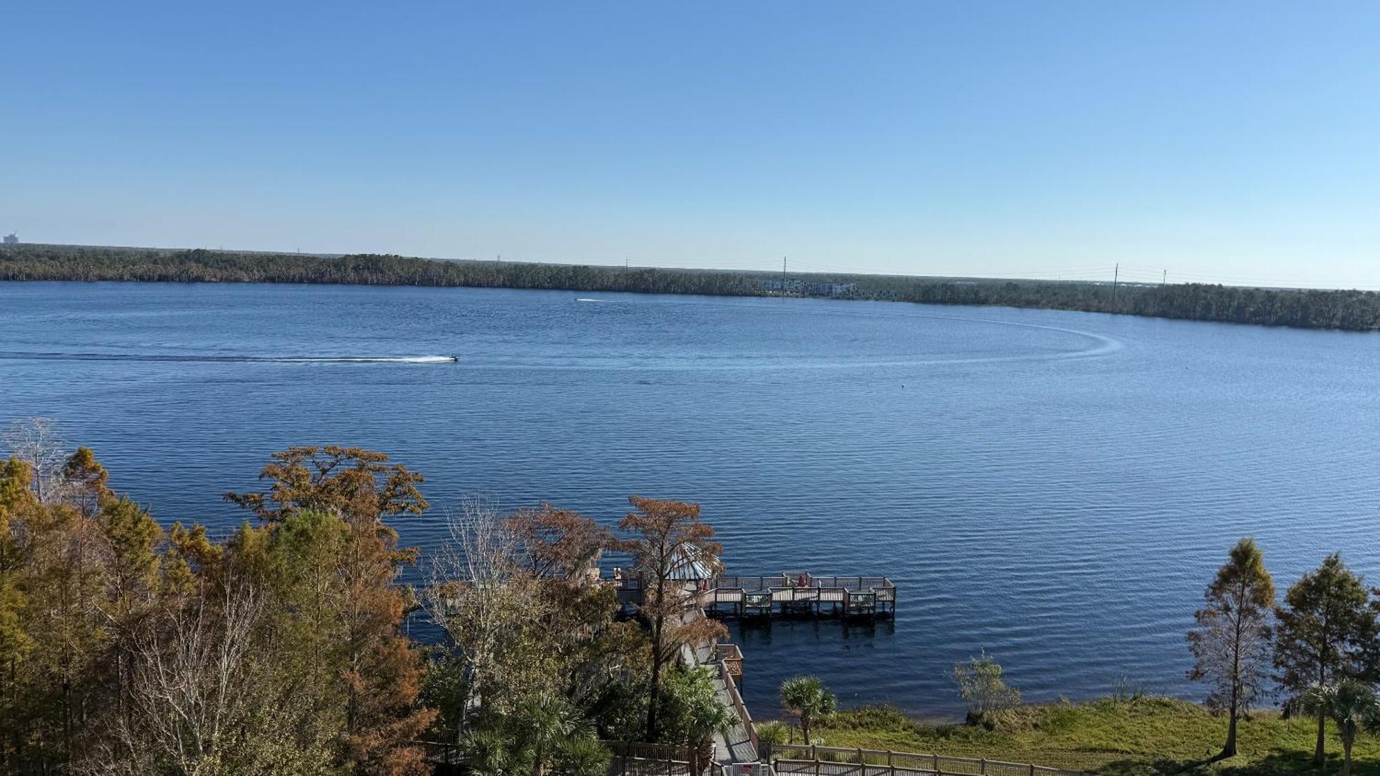 2br Lakeview Mins From Apartment *