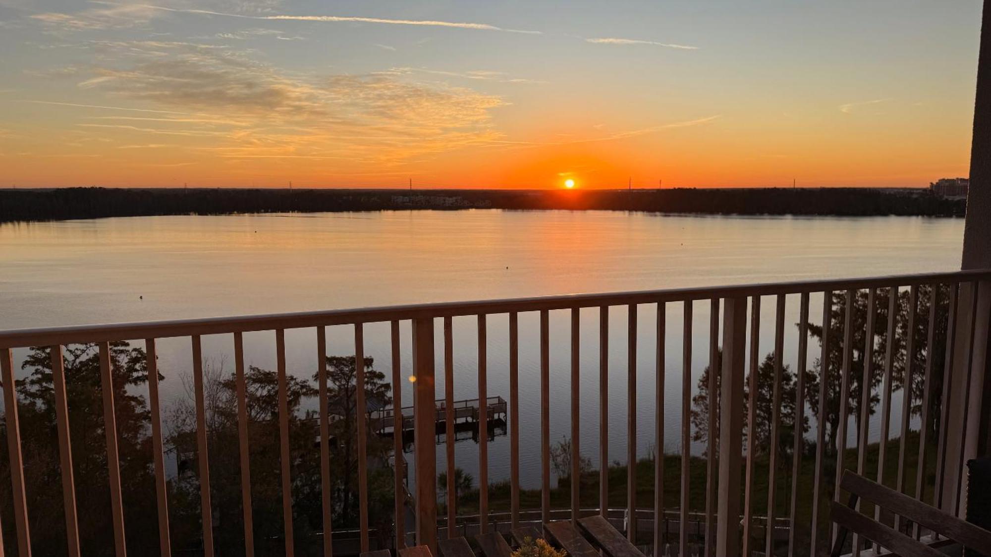 Apartment 2br Lakeview Mins From *