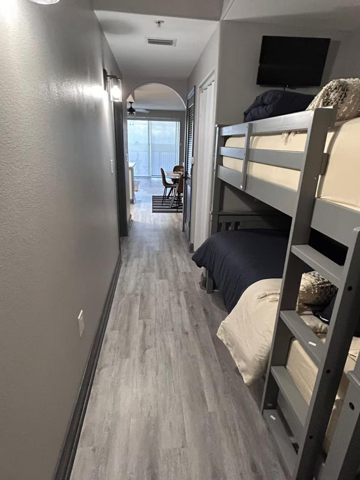 Apartment 2br Lakeview Mins From