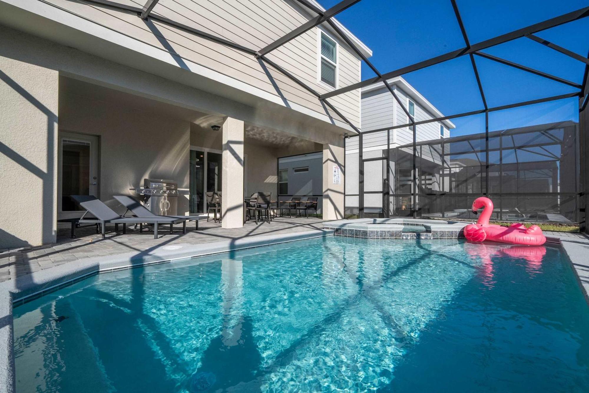 Luxury 7bd Close To With Pool And At Windsor Cay 16218 *