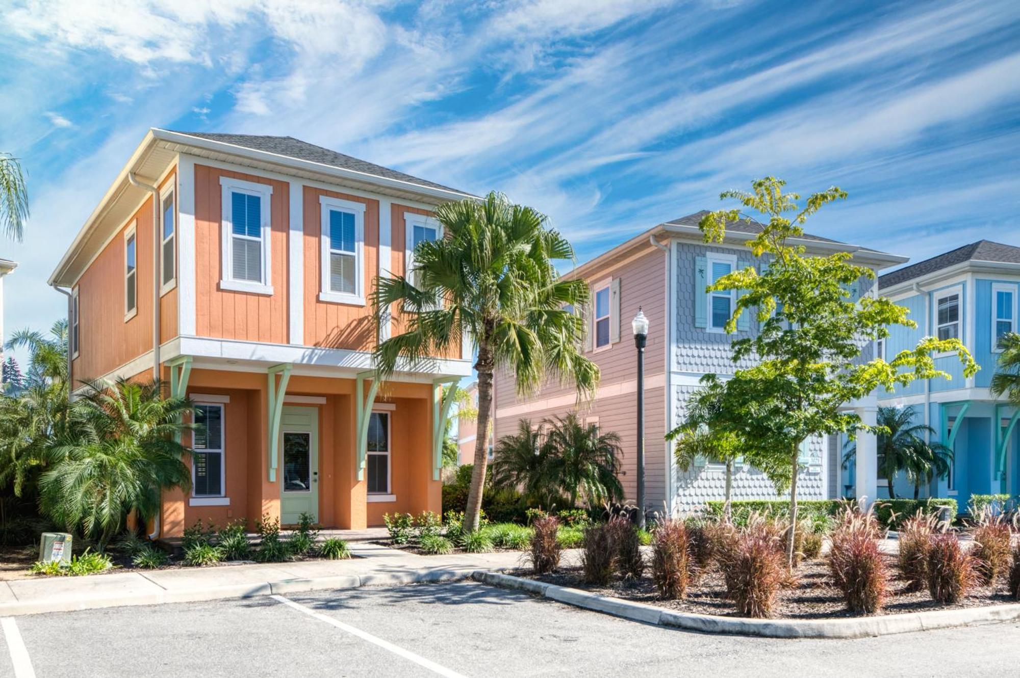 Holiday home Charming With Private Hot Tub Near With Margaritaville Island H2o Access - 3025sp *