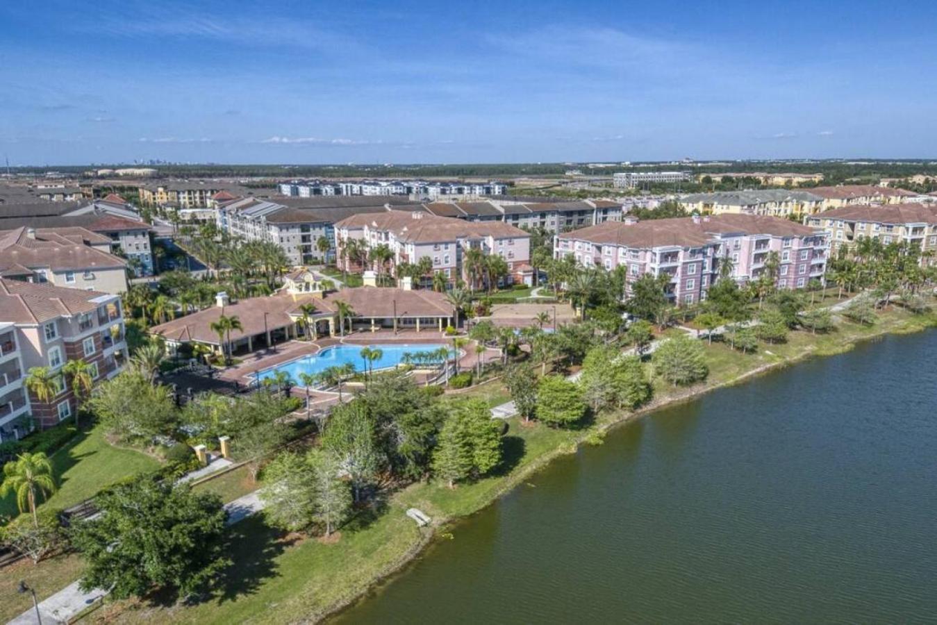 Is1-208 - View Corner Unit - Modern Decor Orlando