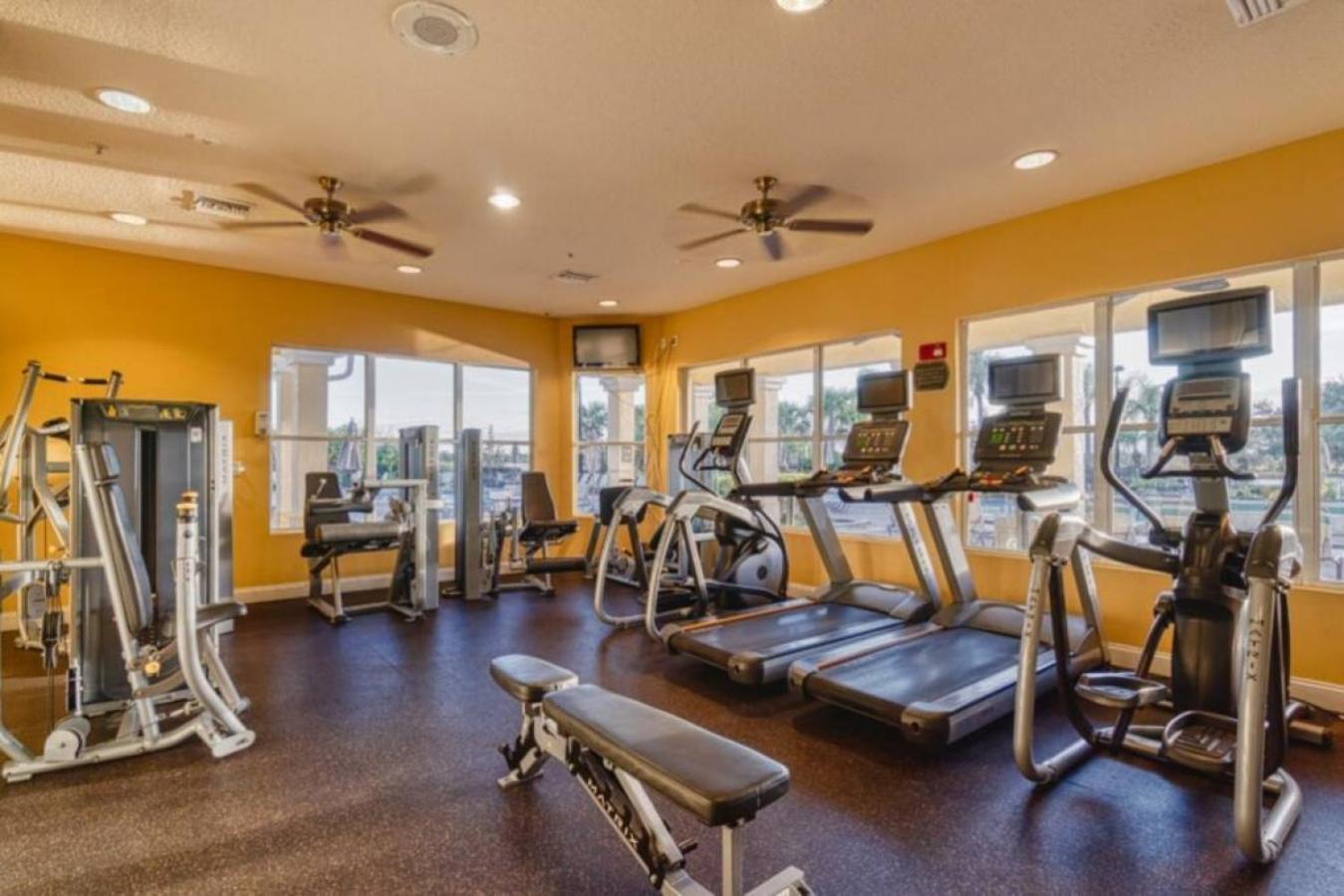 Is1 110 - Lakefront Unit - Near Major Attractions Holiday home