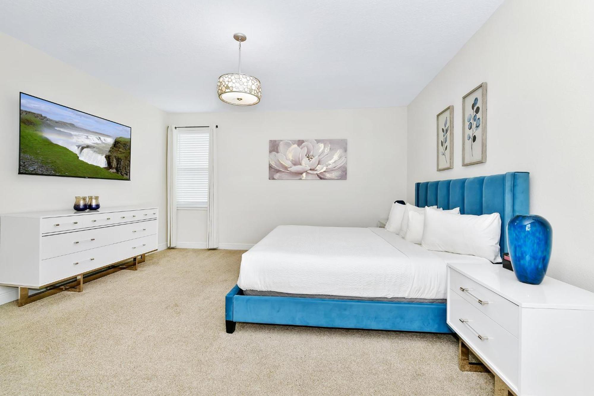 Holiday home Lovely With Private Pool And Amenities By Rentyl Near - 7423m *