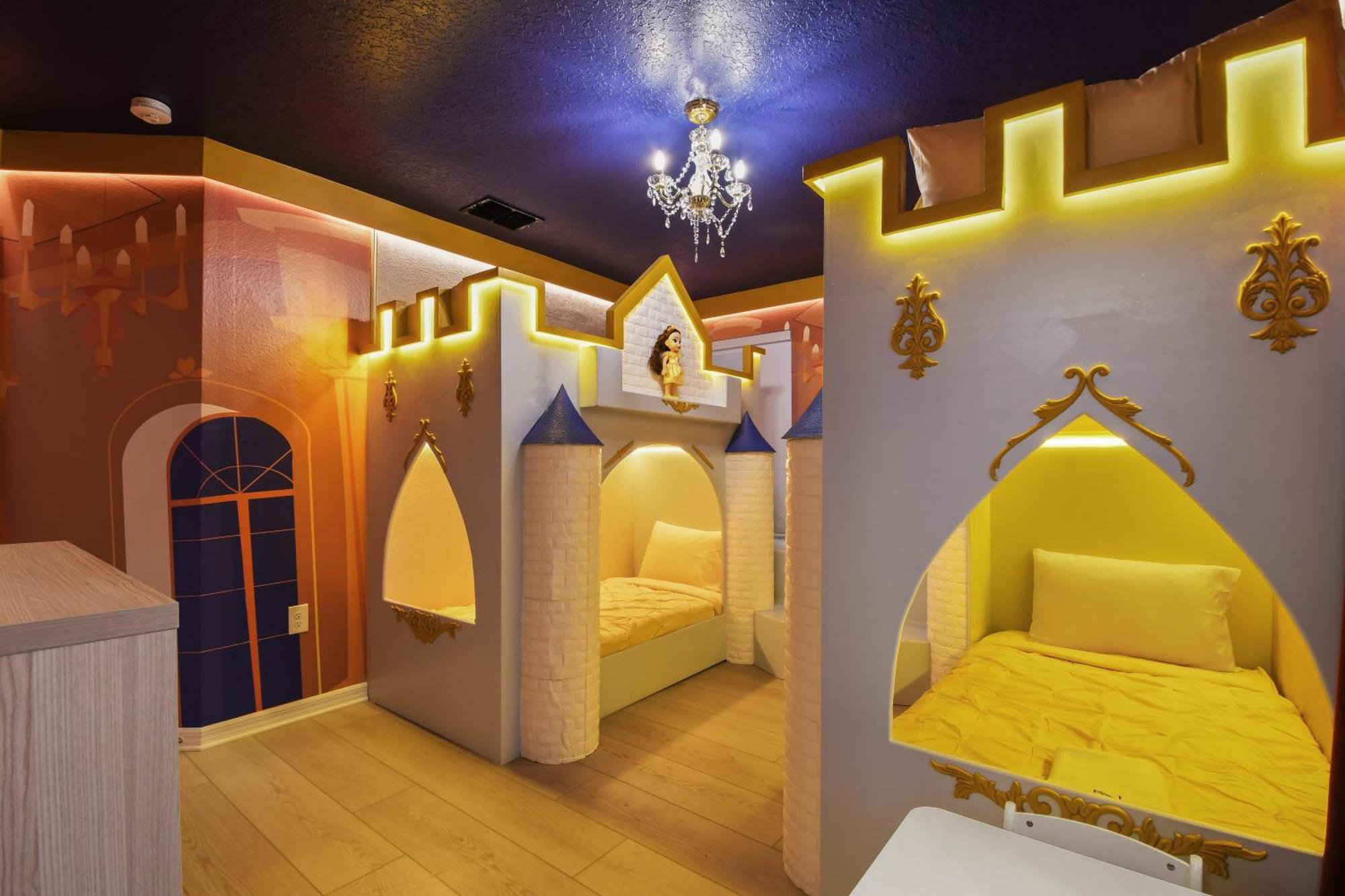 Ultimate Family Fun Retreat 10-bedroom Luxury * Orlando