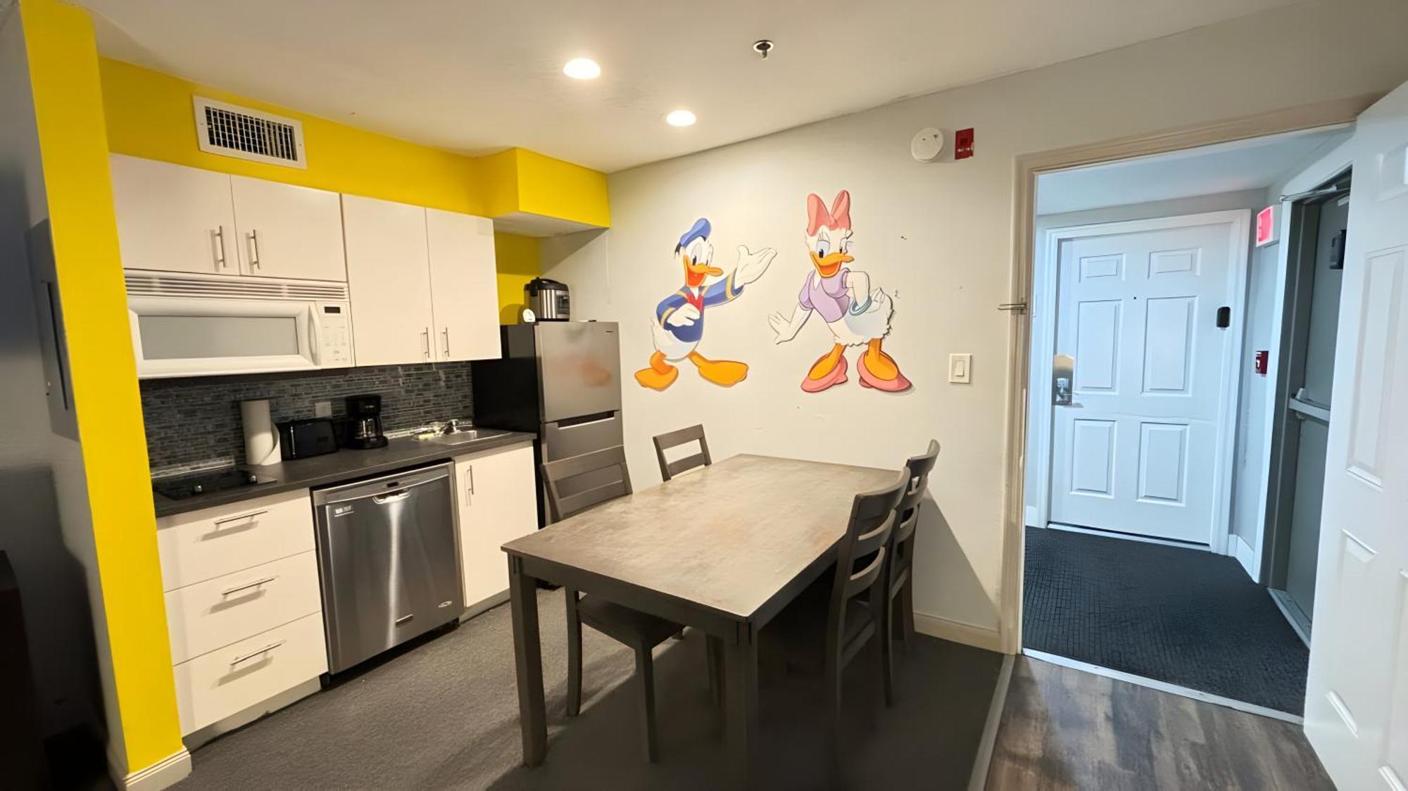 Whimsical 1.5m From Apartment *