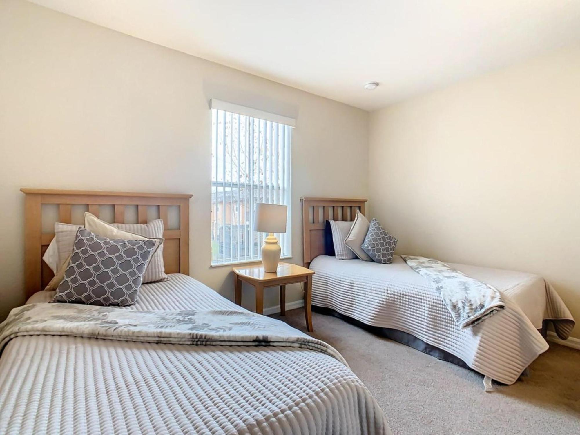 Apartment Family Getaway: 4br Townhome By Old Town *