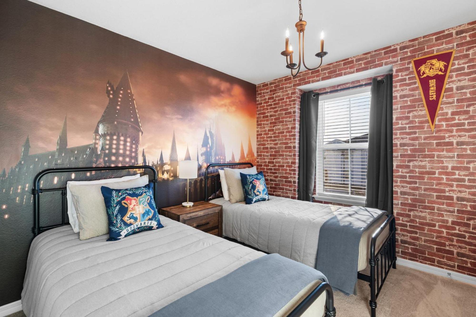 Brand New Chic Game Themed Beds * Orlando