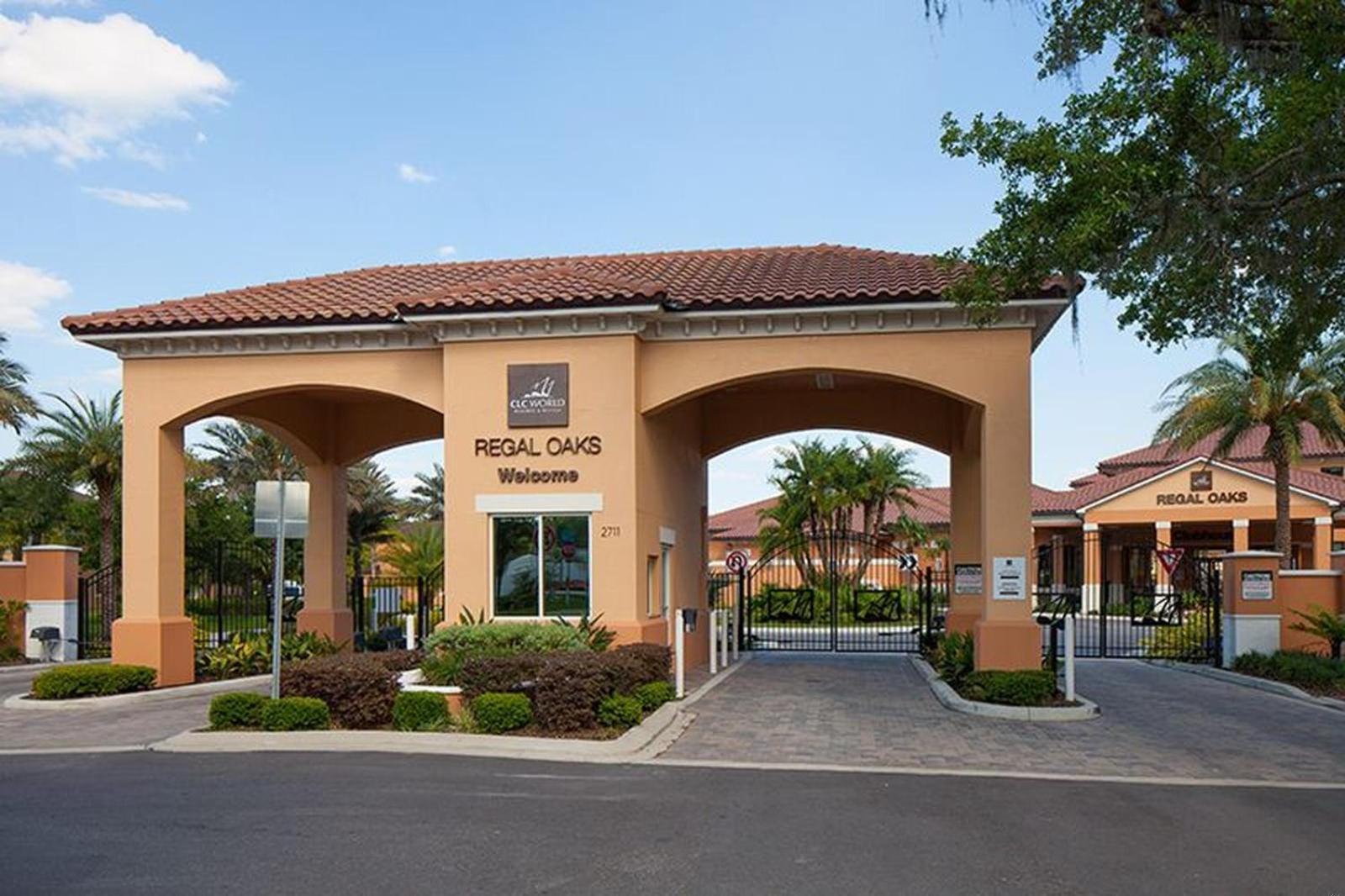 Apartment Stunning Regal Oaks 4br W/ Pool, & Near Orlando