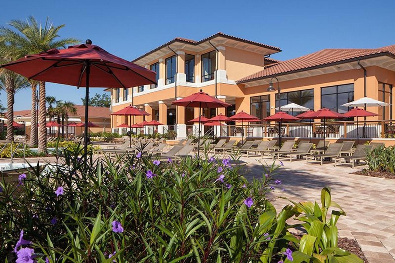 Apartment Stunning Regal Oaks 4br W/ Pool, & Near