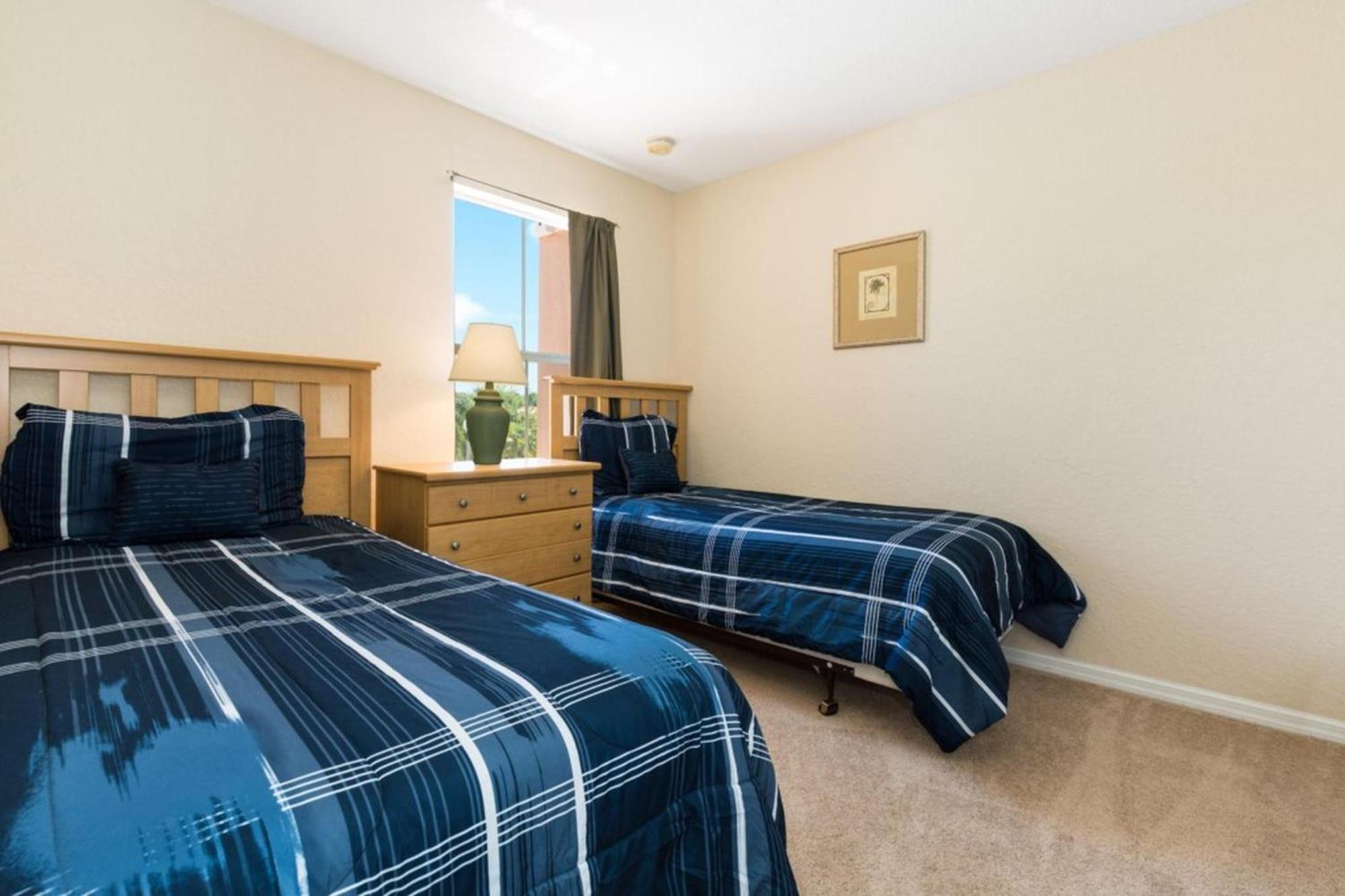 Stunning Regal Oaks 4br W/ Pool, & Near Apartment