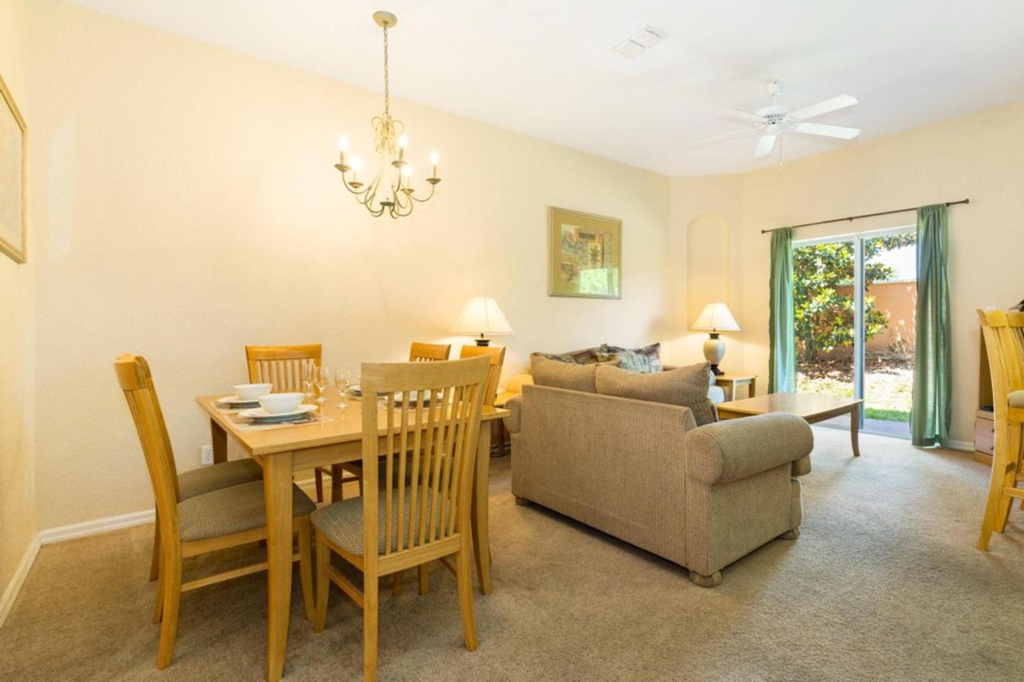 Apartment Stunning Regal Oaks 4br W/ Pool, & Near