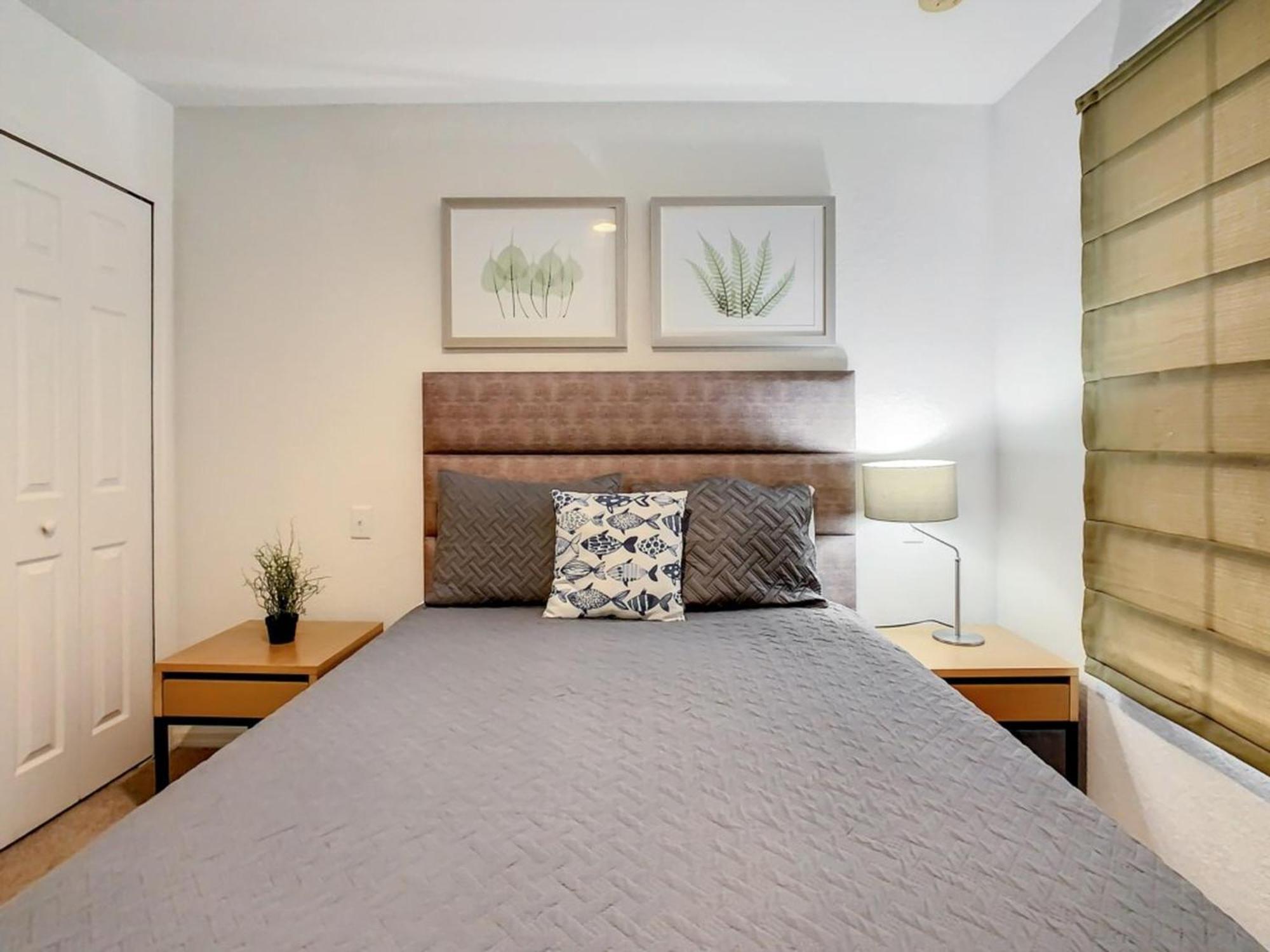 Regal Oaks Getaway: Living Near Apartment *