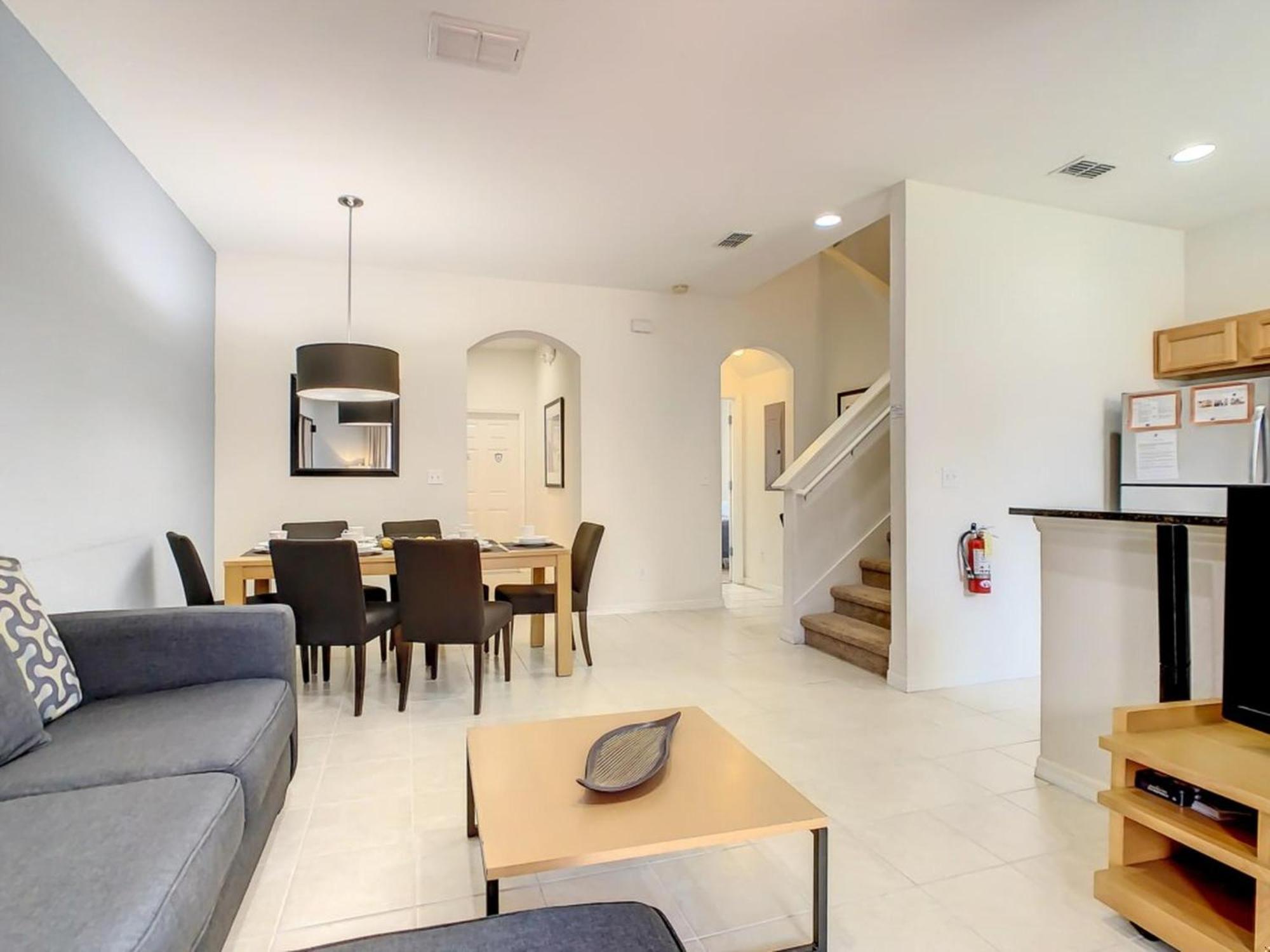 Regal Oaks Getaway: Living Near Apartment *