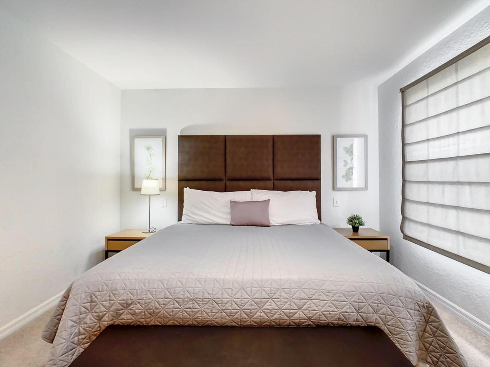Regal Oaks Getaway: Living Near Apartment