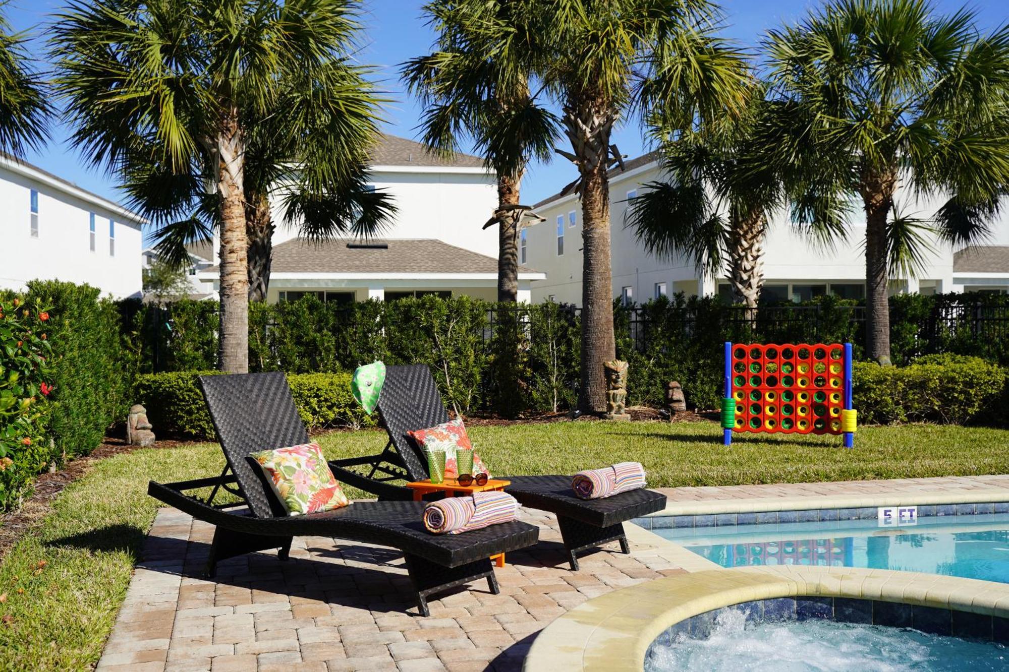 Kastaway Pool Near