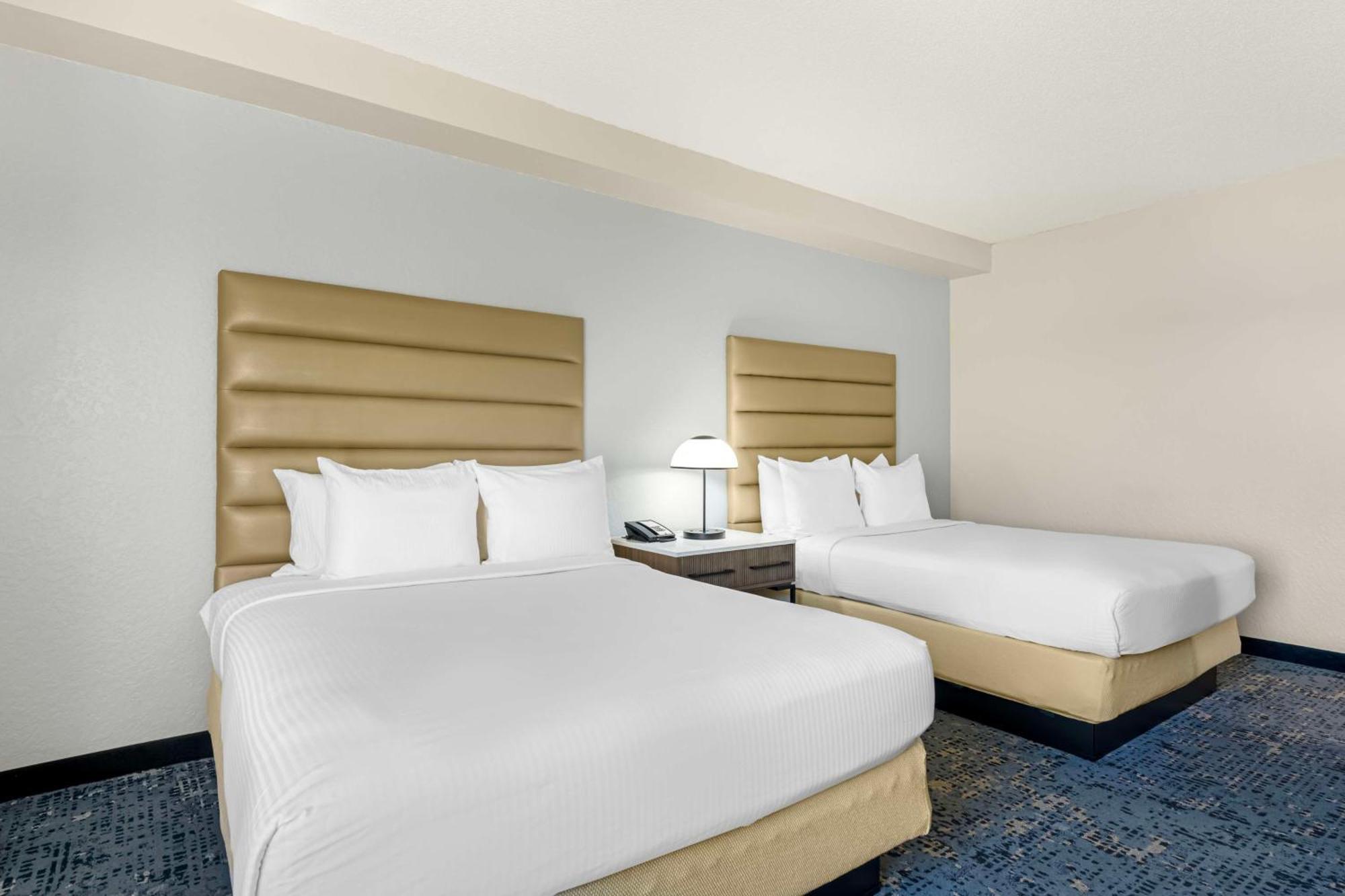 Western Universal - Newly Renovated! 3*