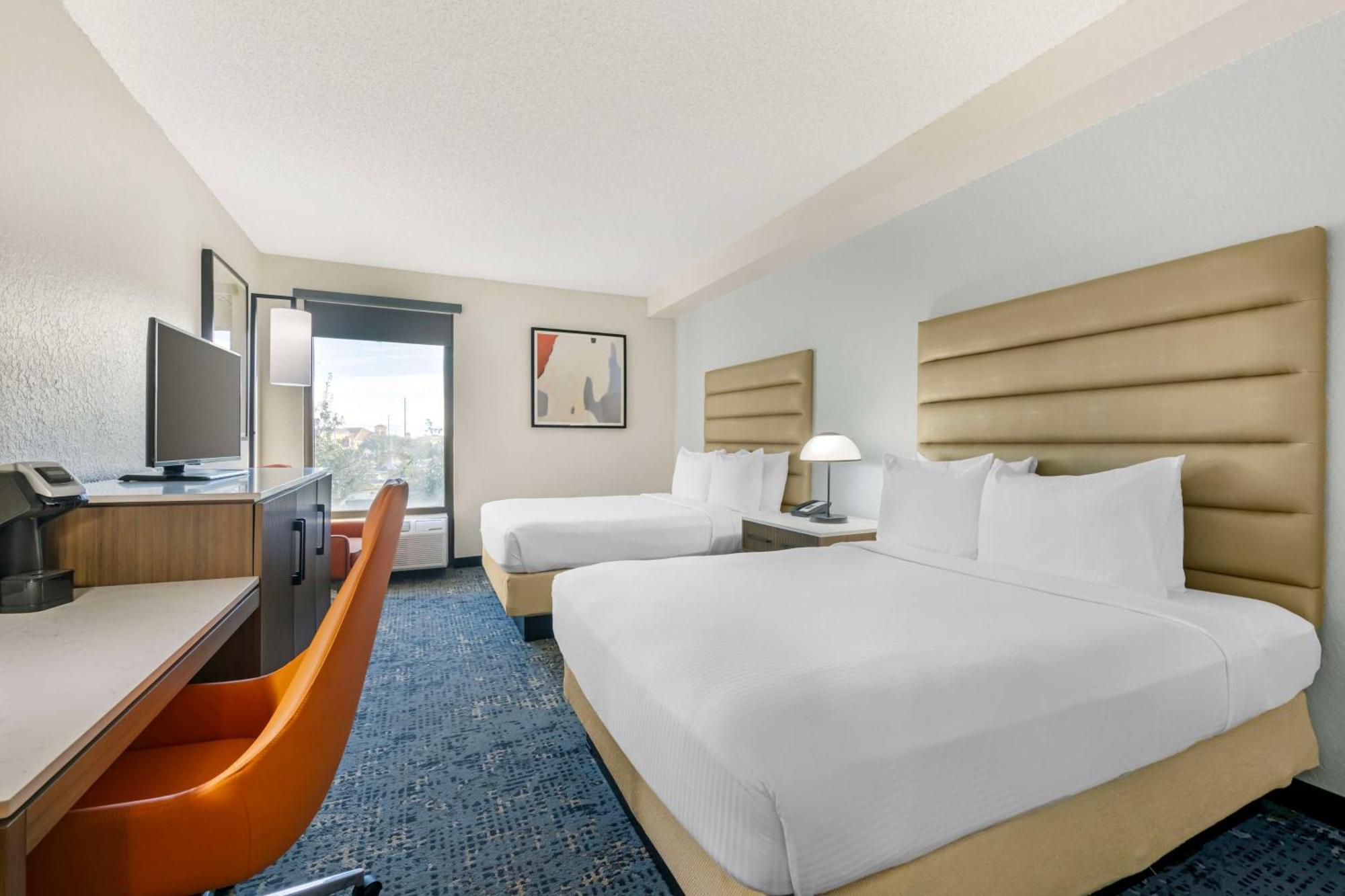 Western Universal - Newly Renovated!