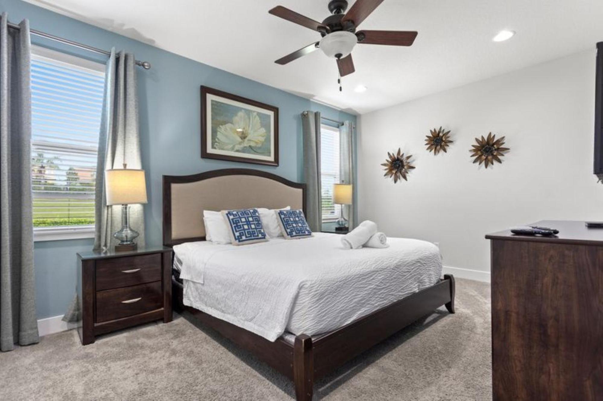 360-7-pc-large And Luxury Holiday home