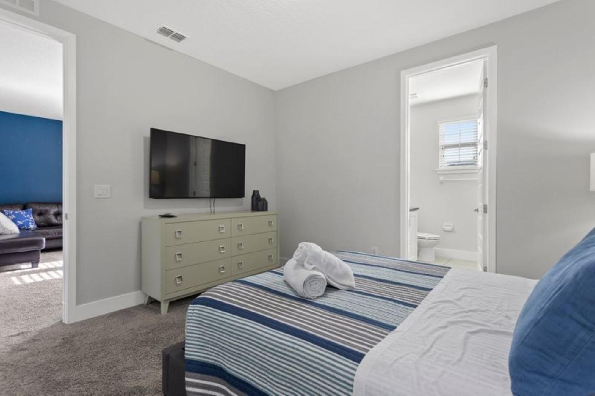 360-7-pc-large And Luxury Holiday home *