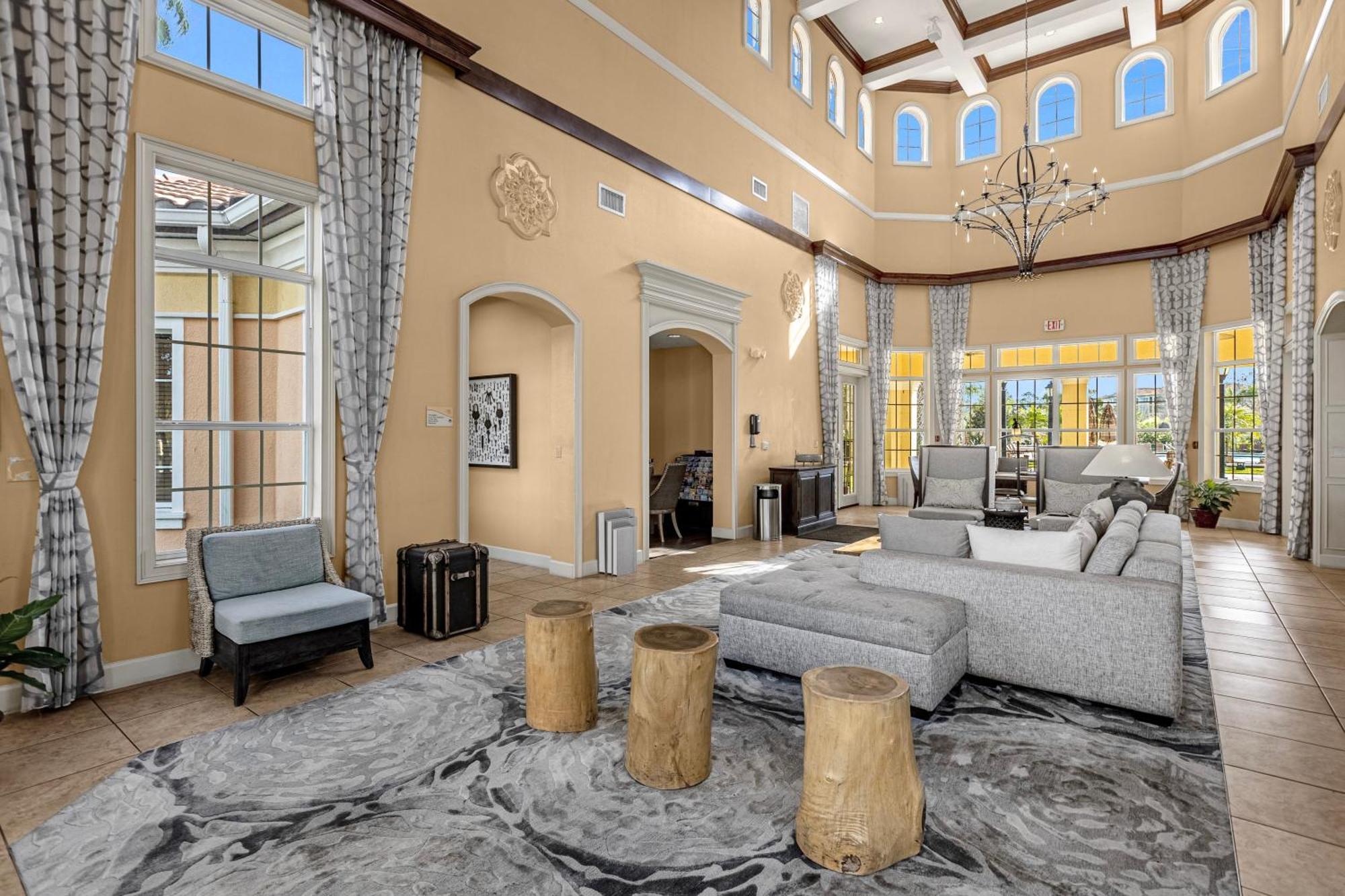 3 Bedroom Family Friendly At Worldquest Near 2717 *