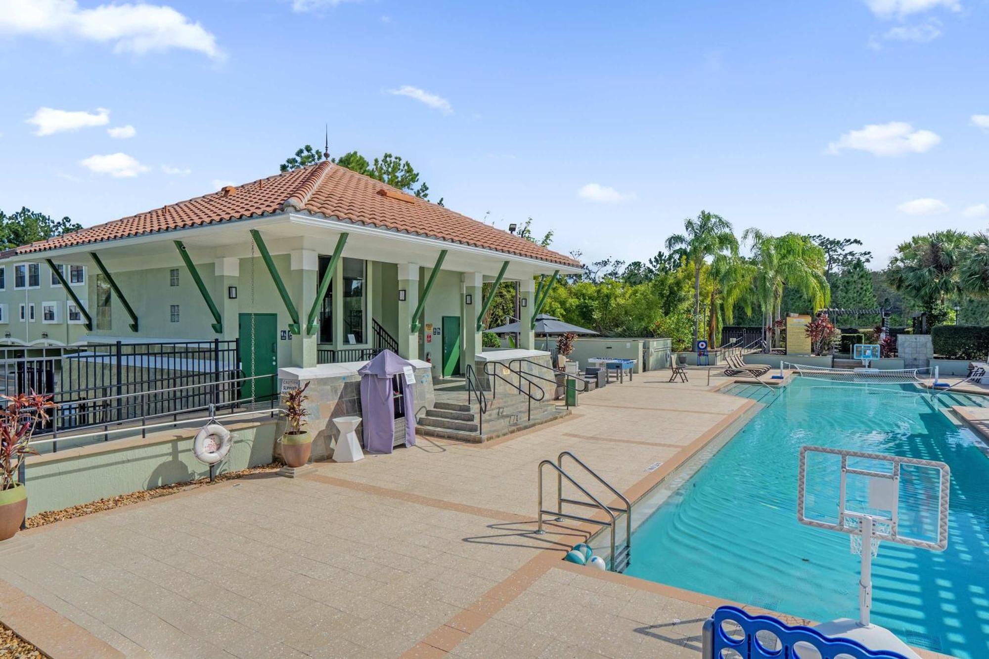 Memorial Day - Renovated Townhome By Disney! Holiday home