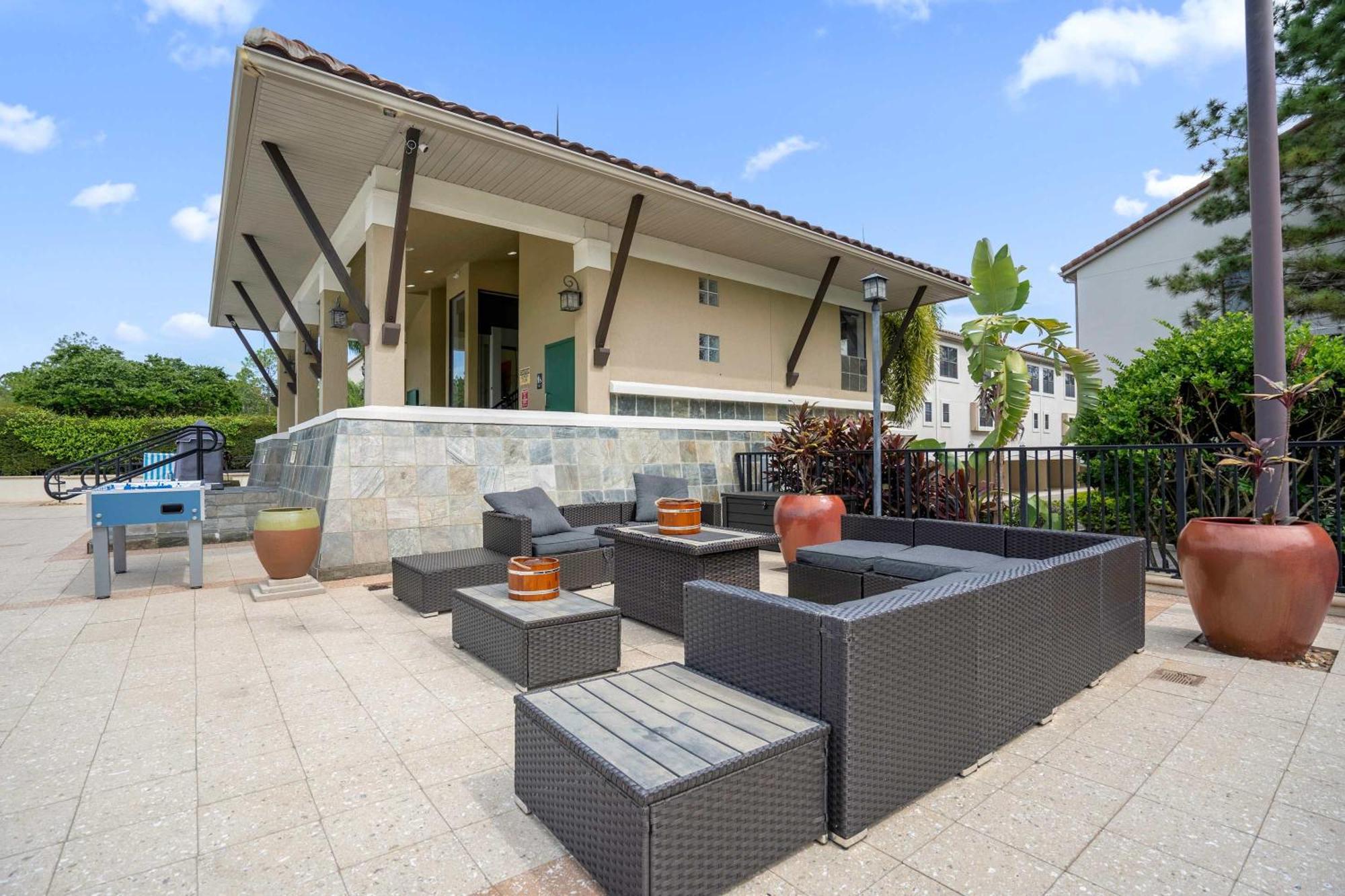 Memorial Day - Renovated Townhome By Disney! Holiday home Orlando