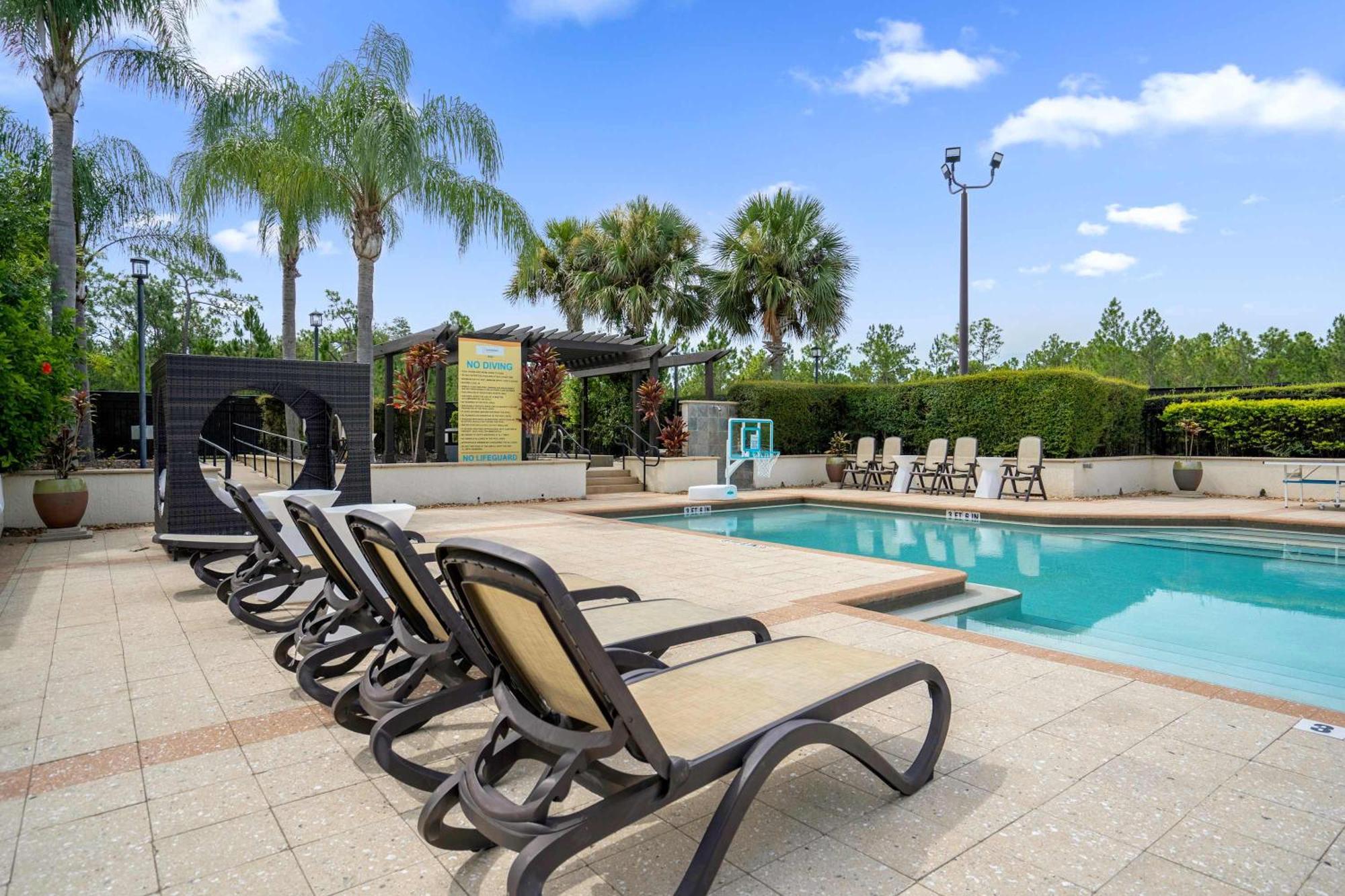 Memorial Day - Renovated Townhome By Disney! *