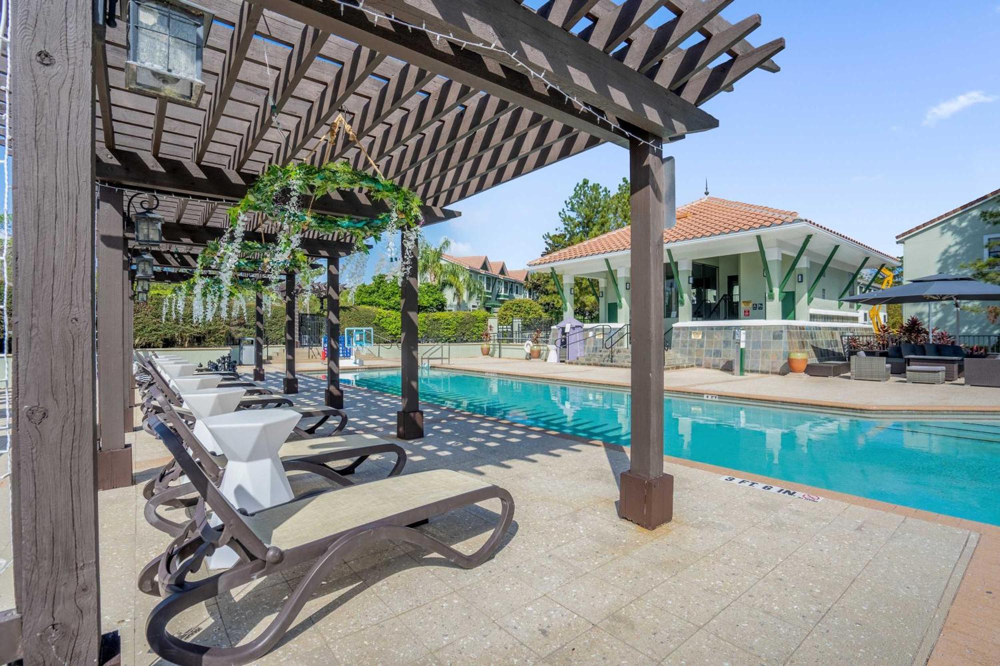 Holiday home Memorial Day - Renovated Townhome By Disney! *