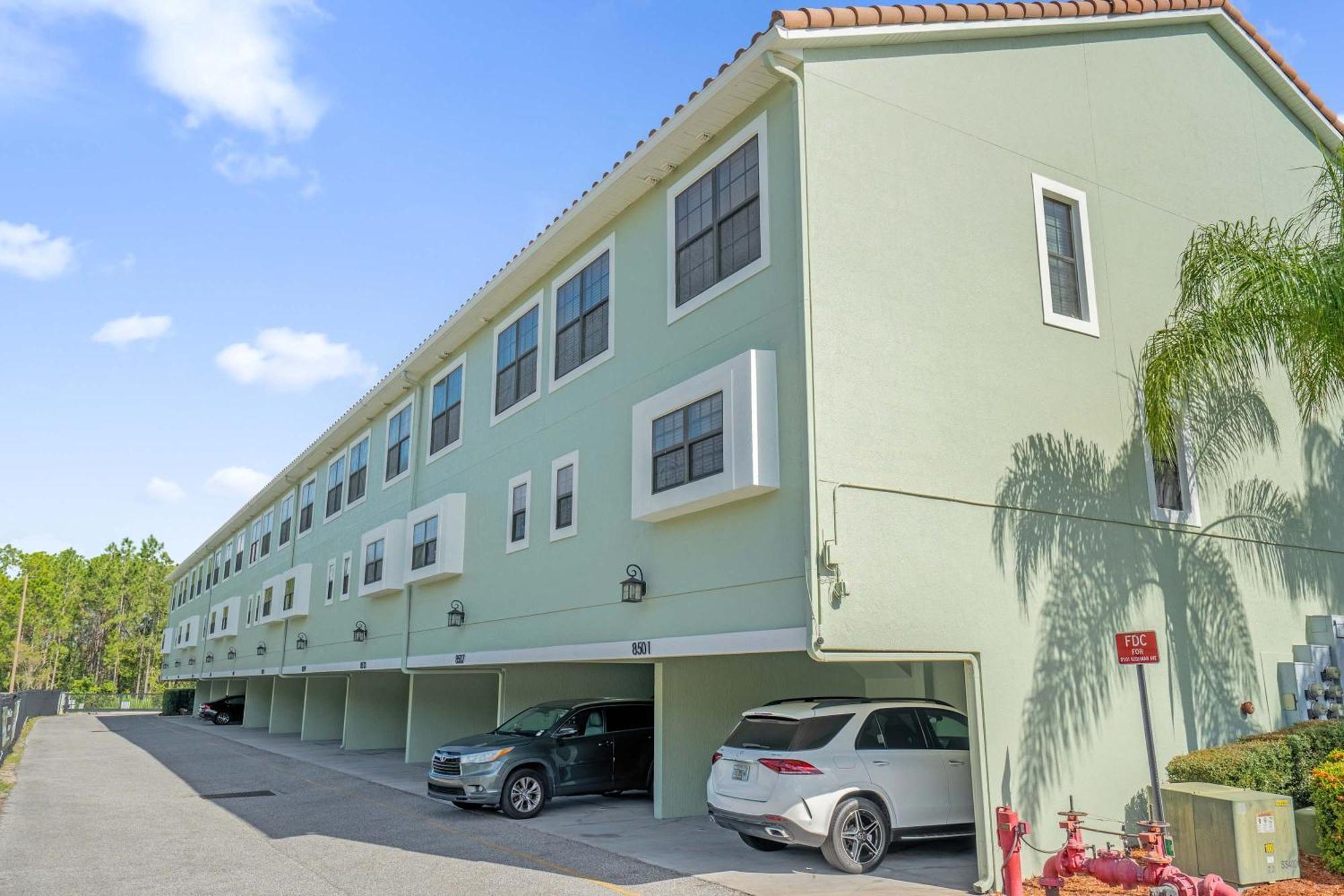 Memorial Day - Renovated Townhome By Disney! Holiday home Orlando