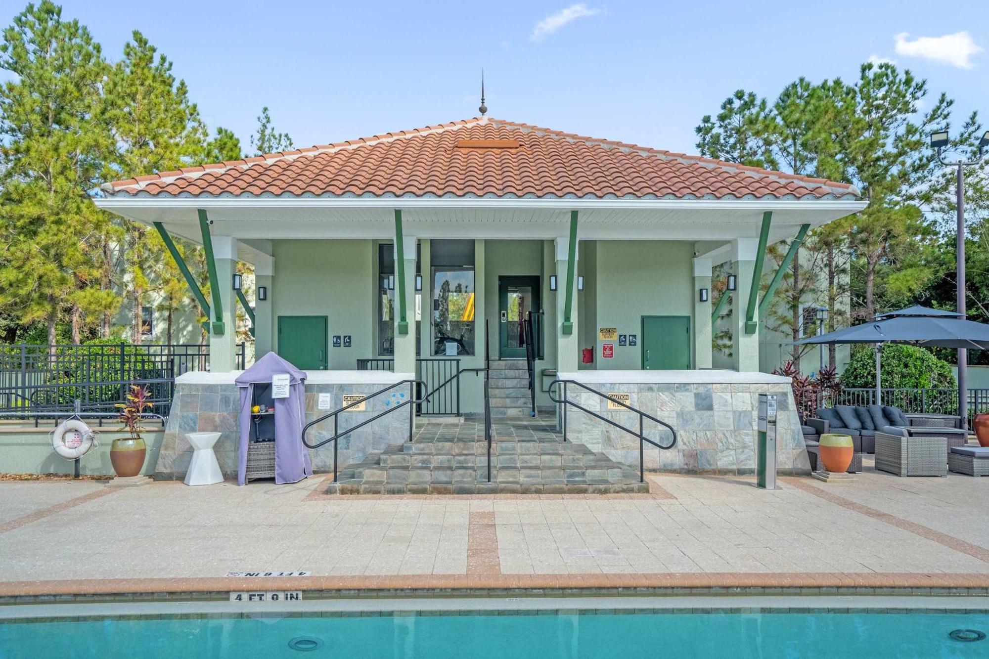 Memorial Day - Renovated Townhome By Disney! Holiday home *