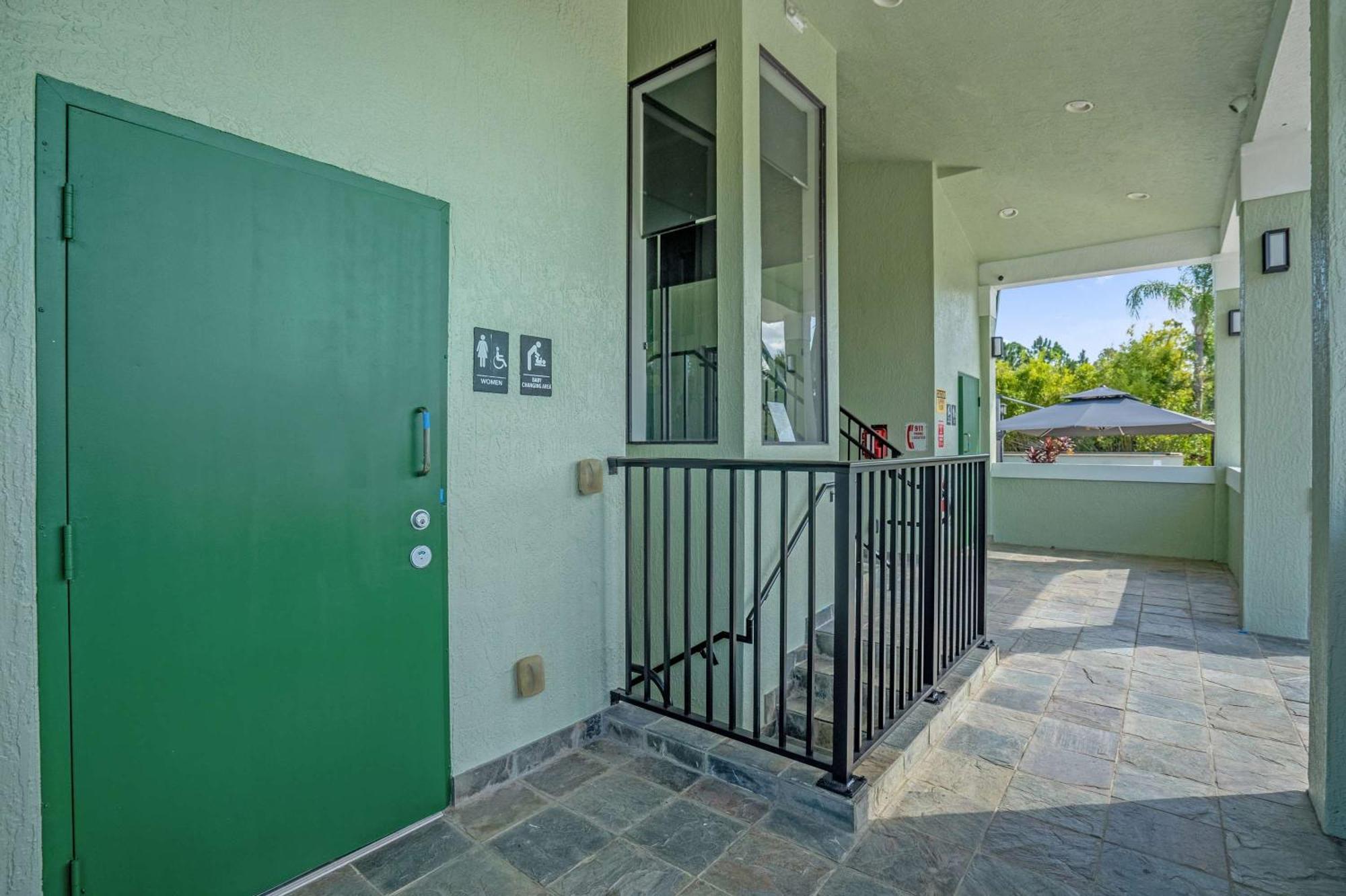 Holiday home Memorial Day - Renovated Townhome By Disney!