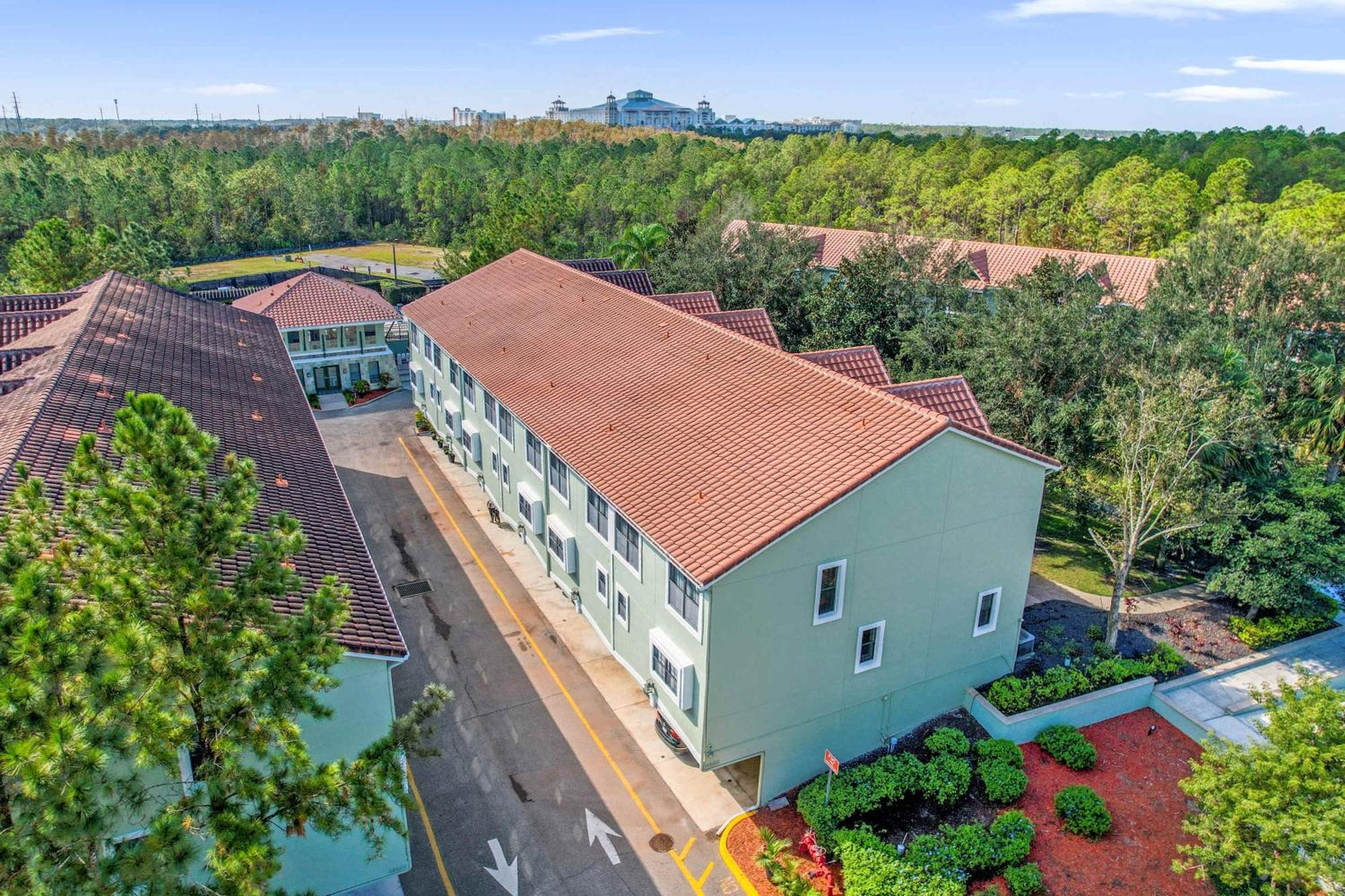 Memorial Day - Renovated Townhome By Disney! Holiday home Orlando