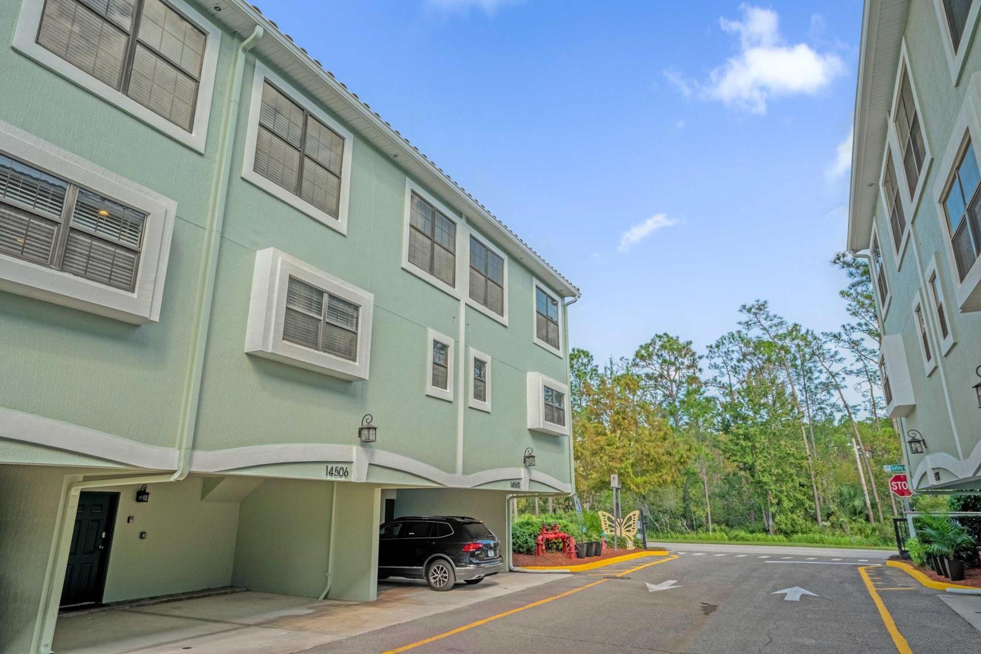 Memorial Day - Renovated Townhome By Disney! Holiday home