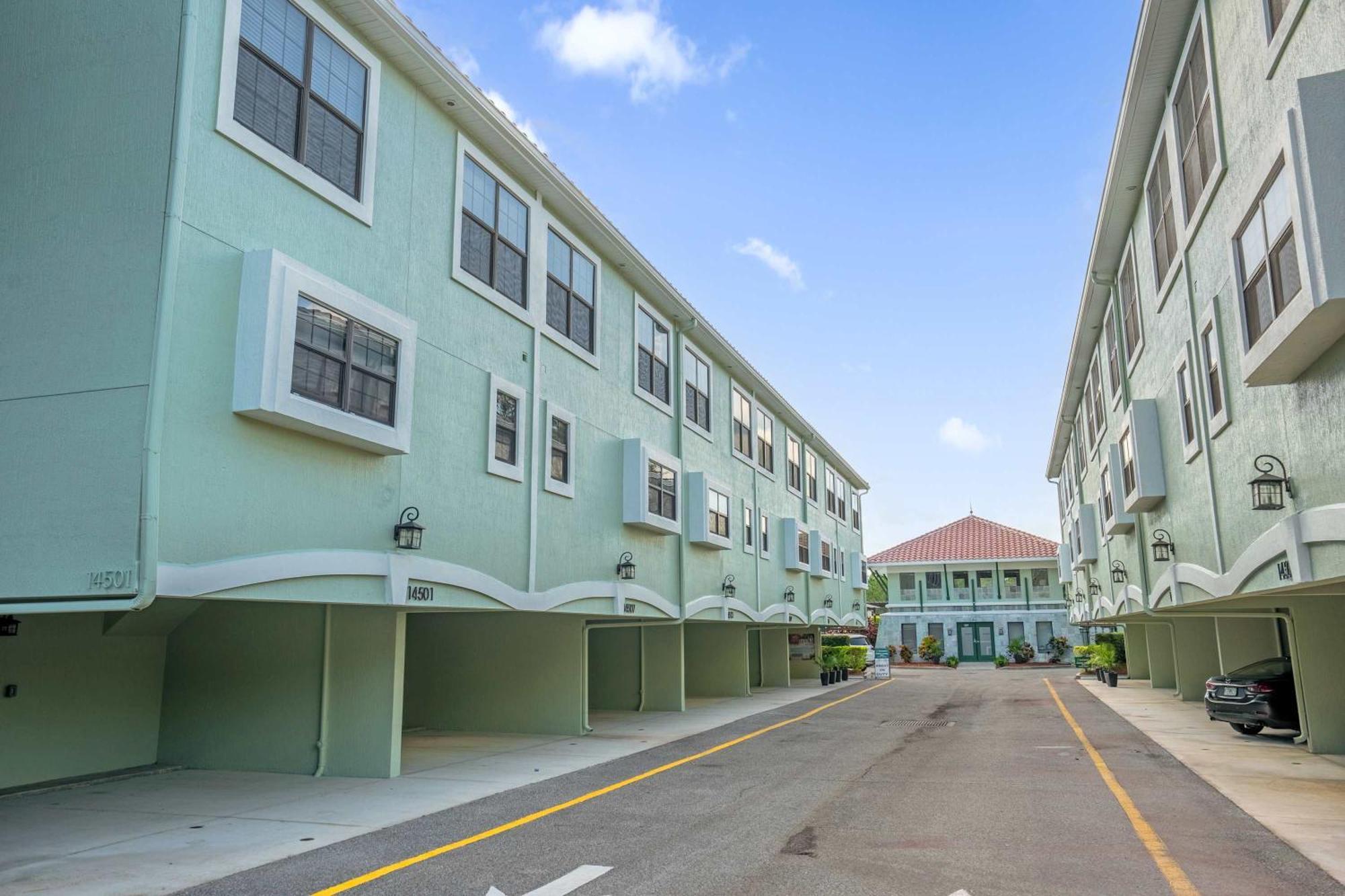 Memorial Day - Renovated Townhome By Disney! Holiday home *
