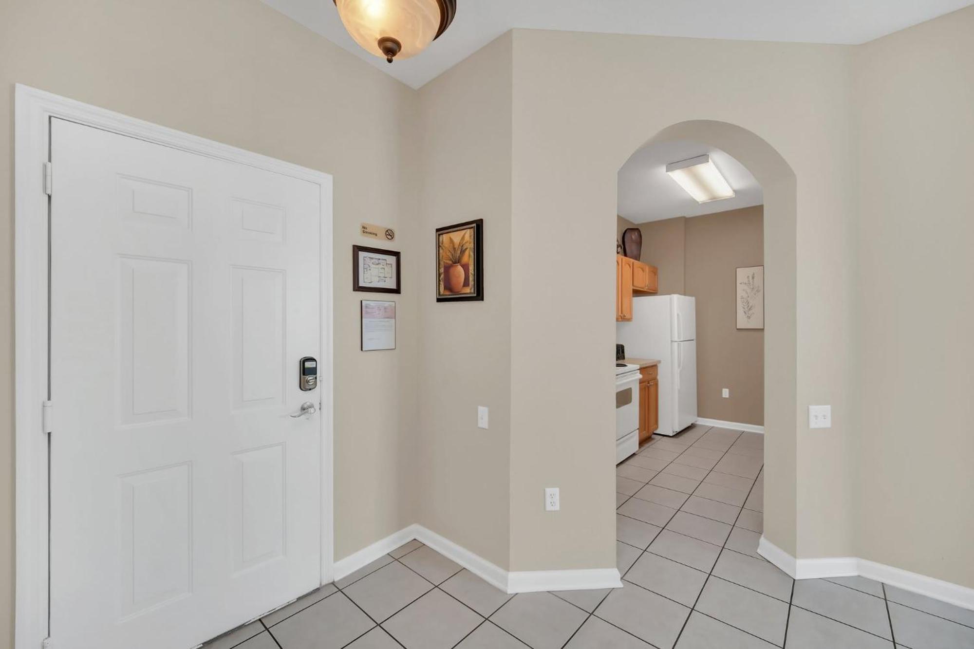 3 Bedrooms Only Minutes From Holiday home *