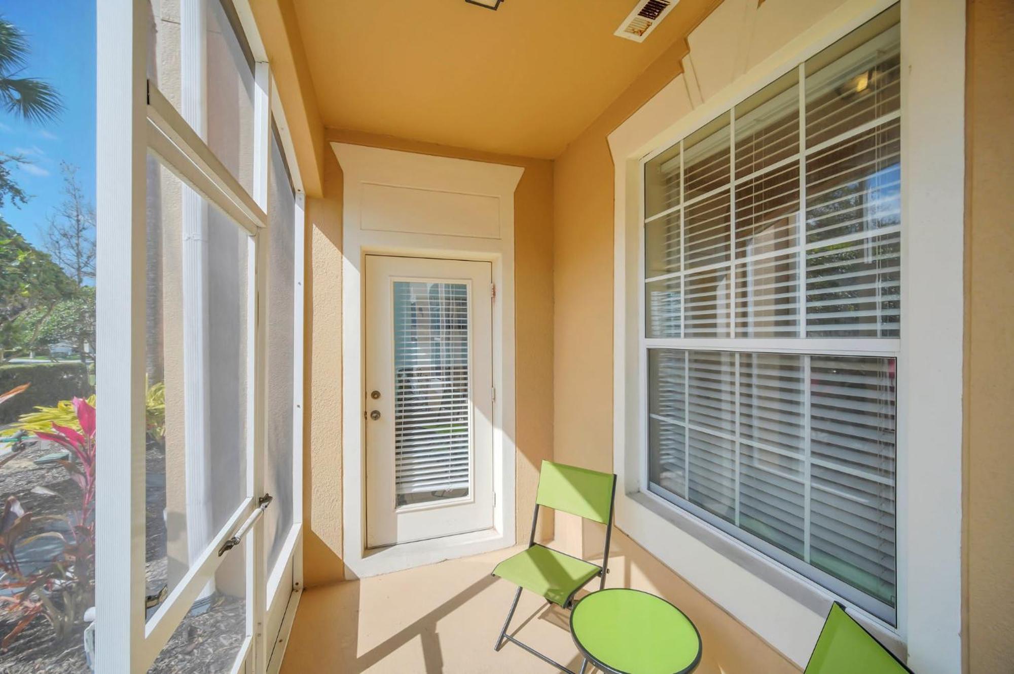 3 Bedrooms Only Minutes From Holiday home
