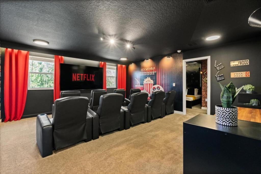 6 Bedrooms - 6 Bathrooms - Storey 2875 Sc * Orlando