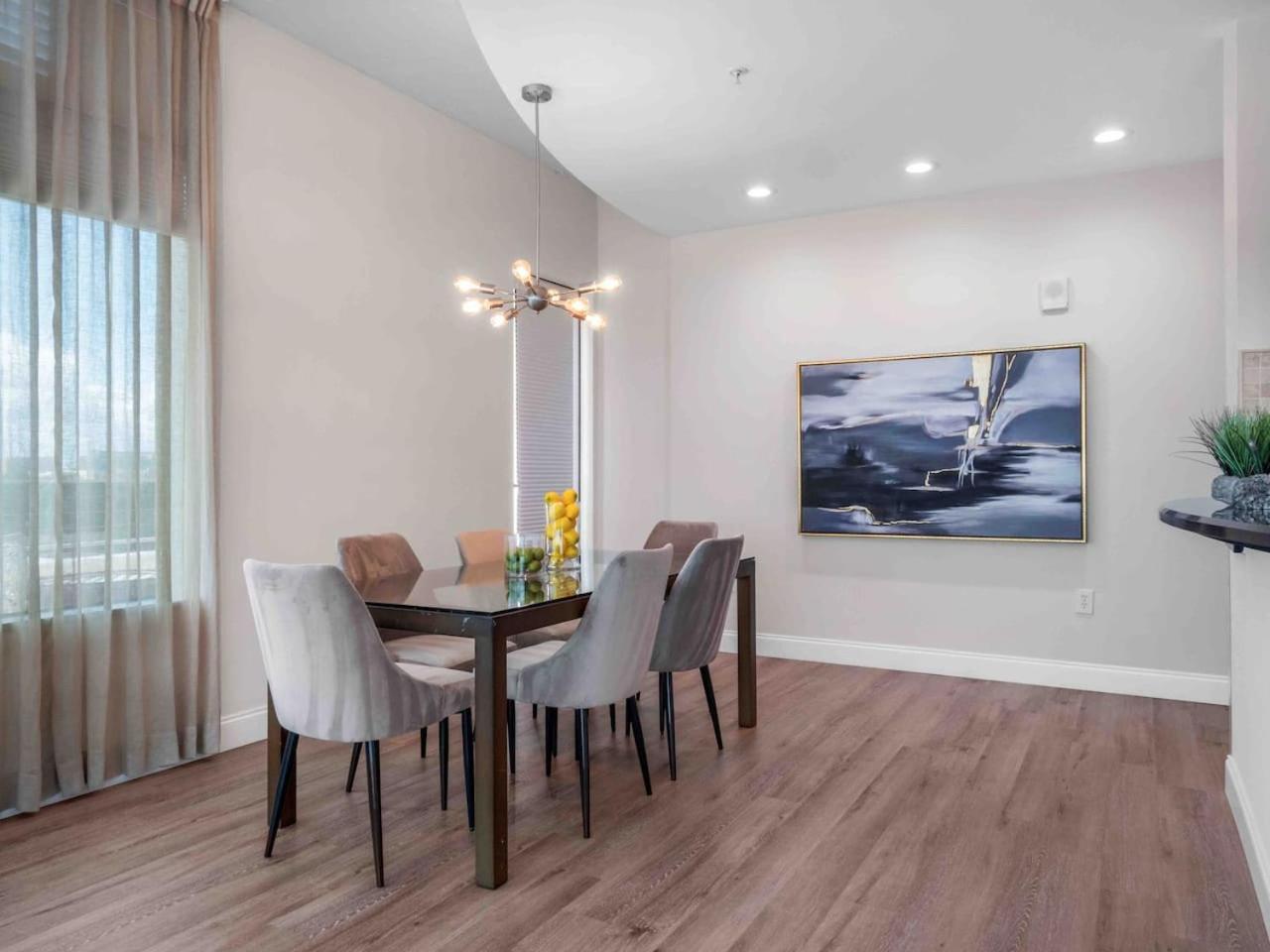 Apartment Penthouse Downtown 2 Beds 2 Baths