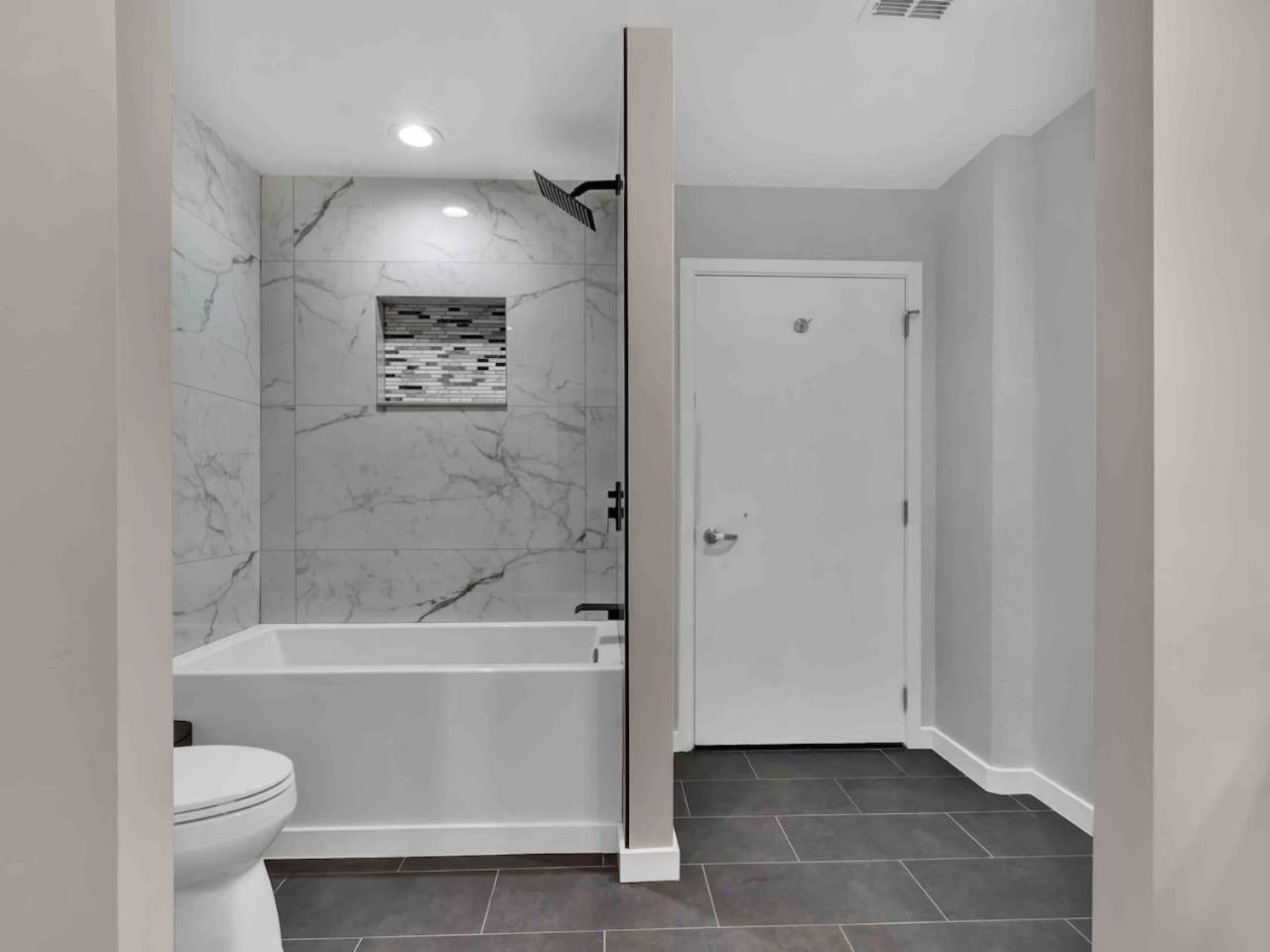 Apartment Penthouse Downtown 2 Beds 2 Baths