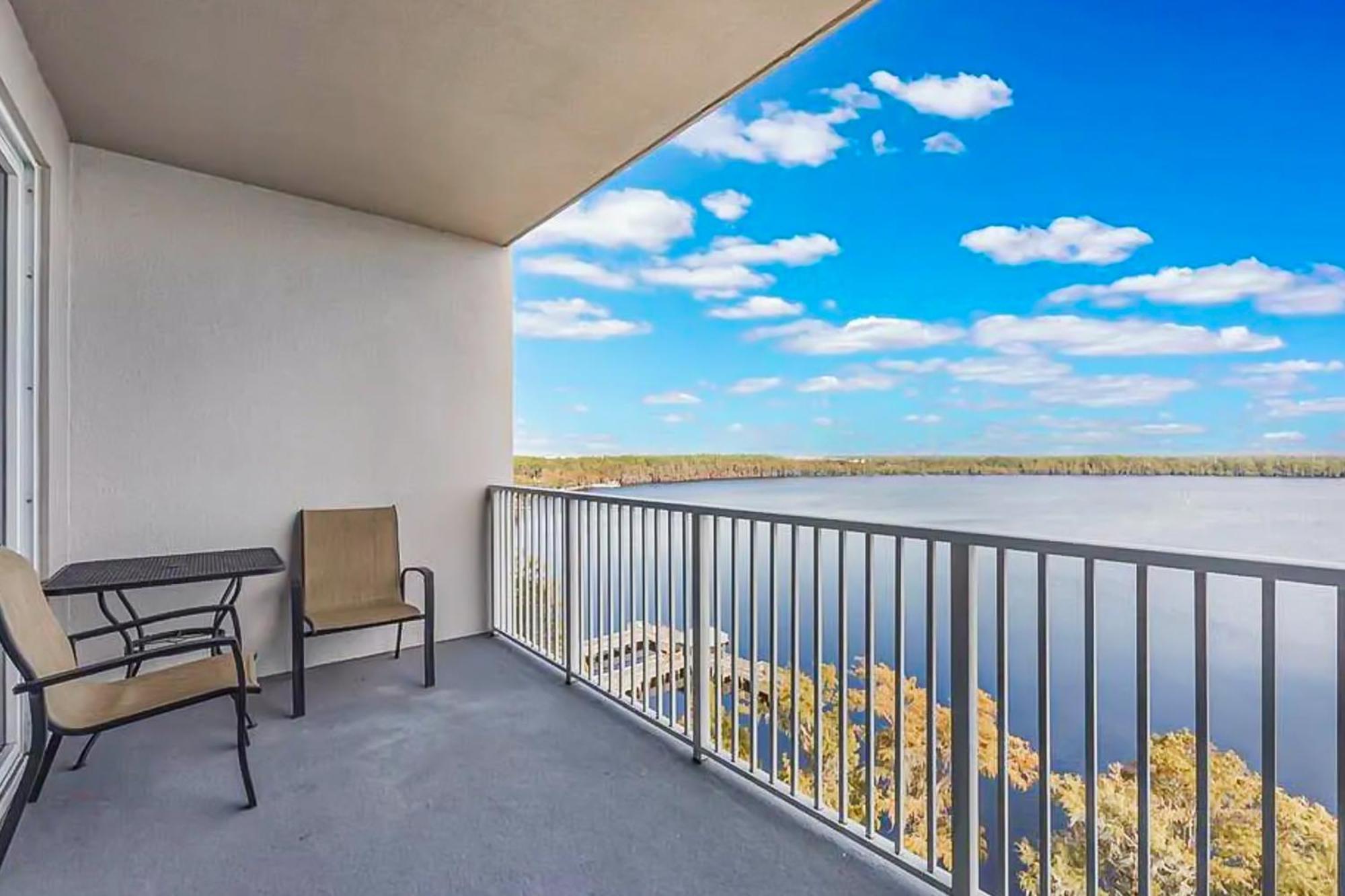 Apartment Blue Heron 2-806 *