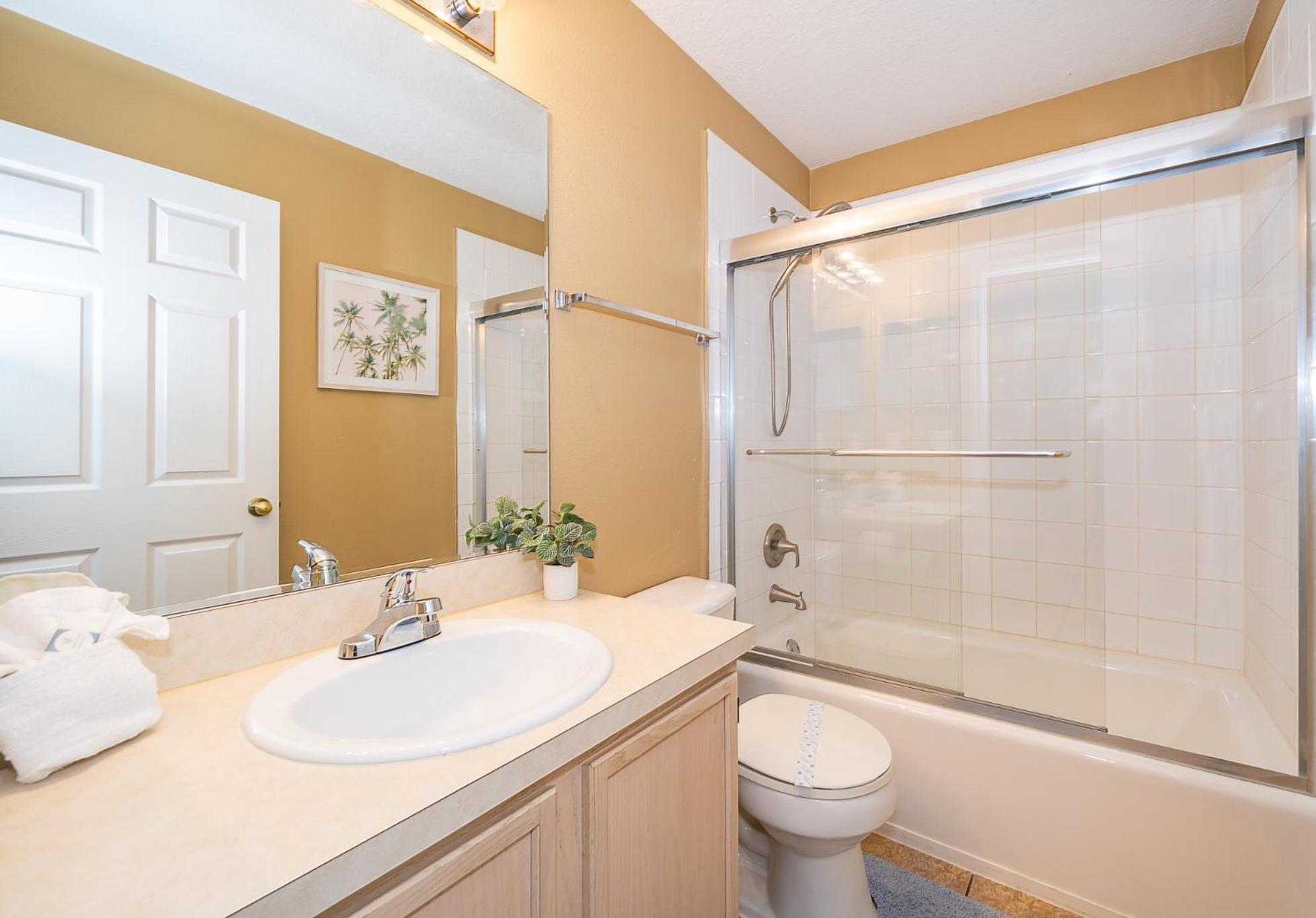 New! Loga Family Friendly Retreat Near Villa Orlando