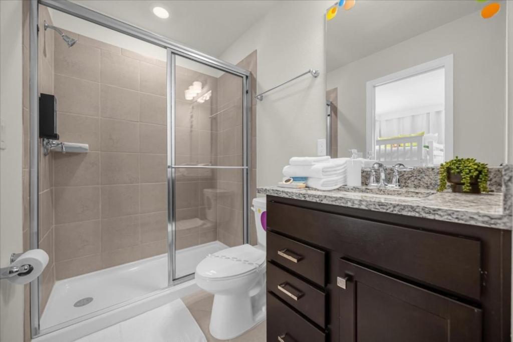 5 Bedrooms- 5,5 Bathrooms- Windsor Cay 16219 Tw