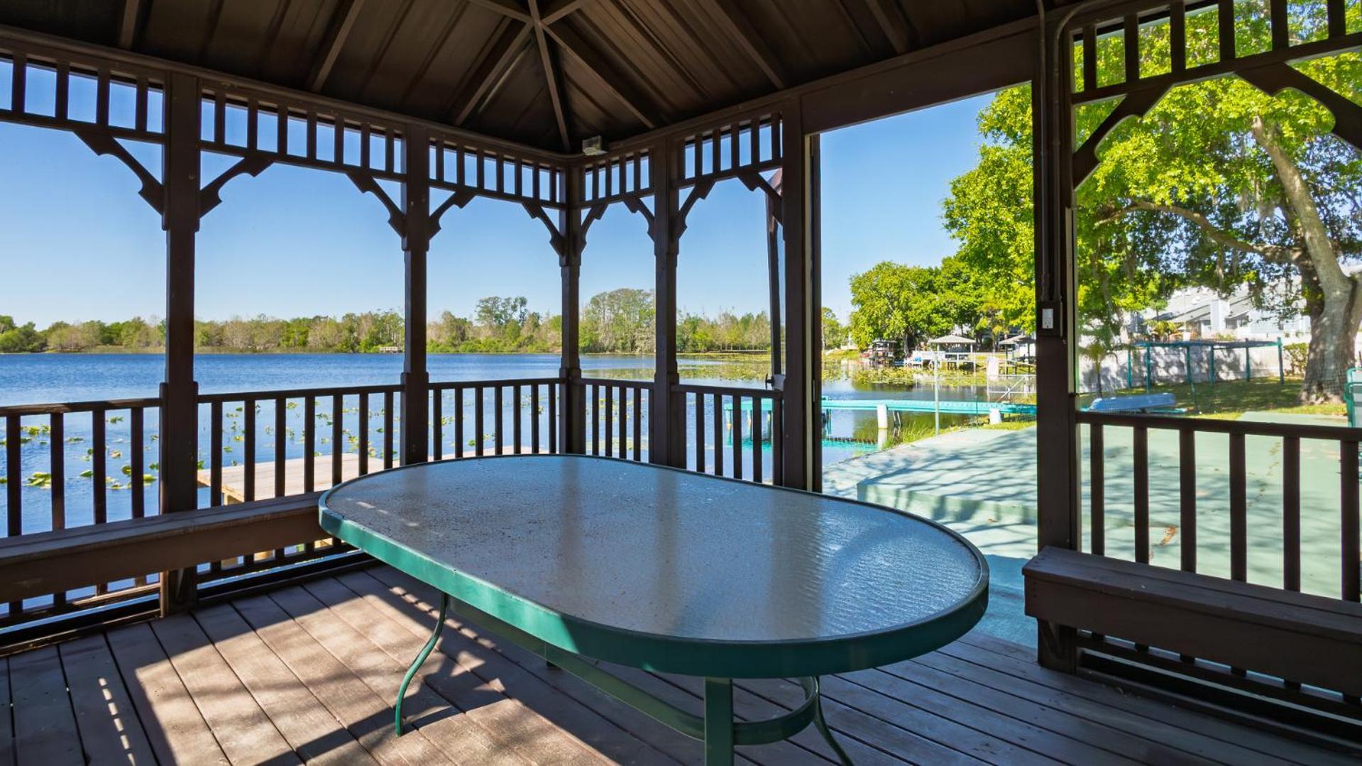Lakefront Retreat - Boat - Fish - Close To Parks - - Universal - Seaworld Orlando