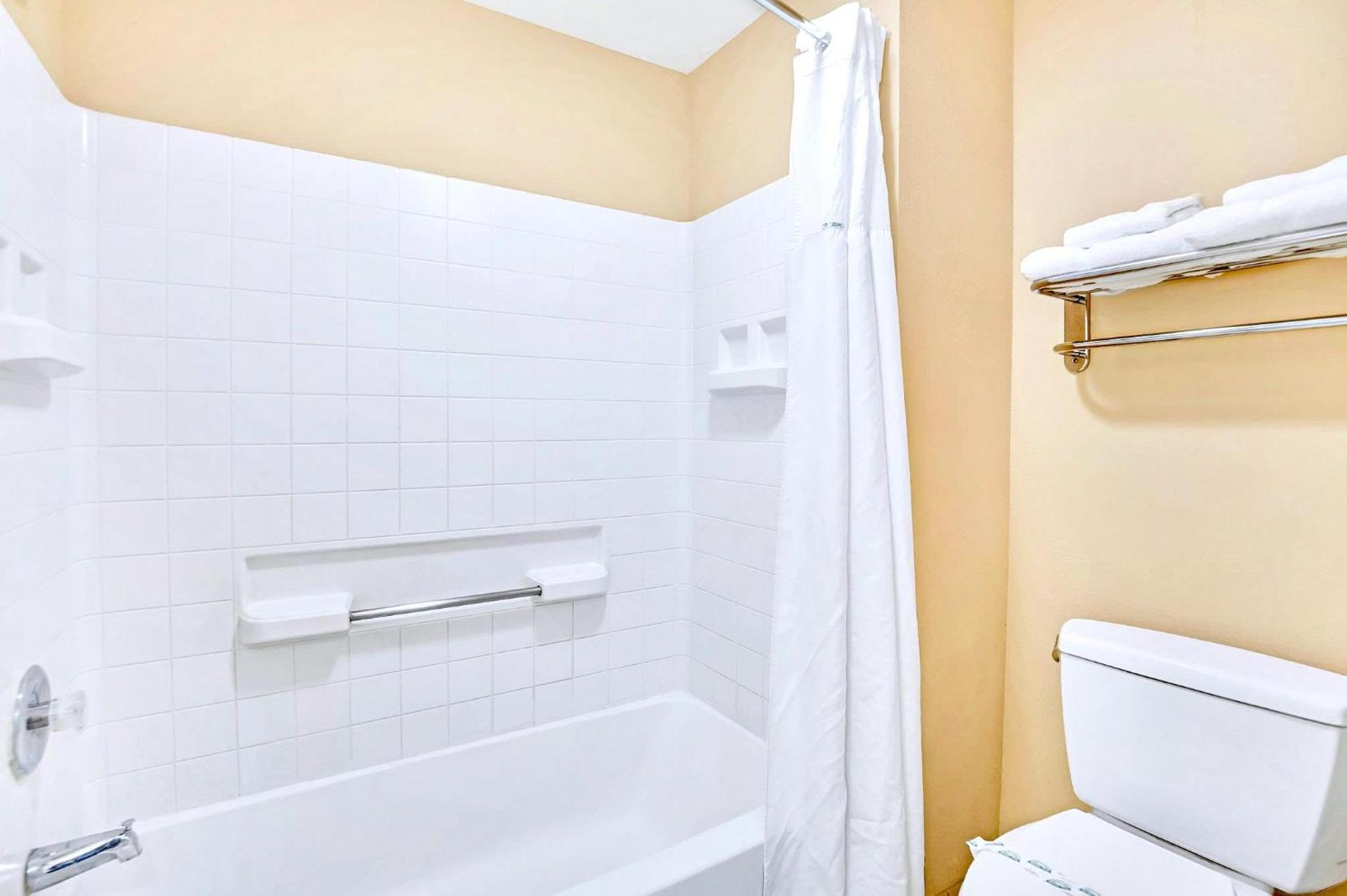 Modern 2 Queen Beds Close To Apartment